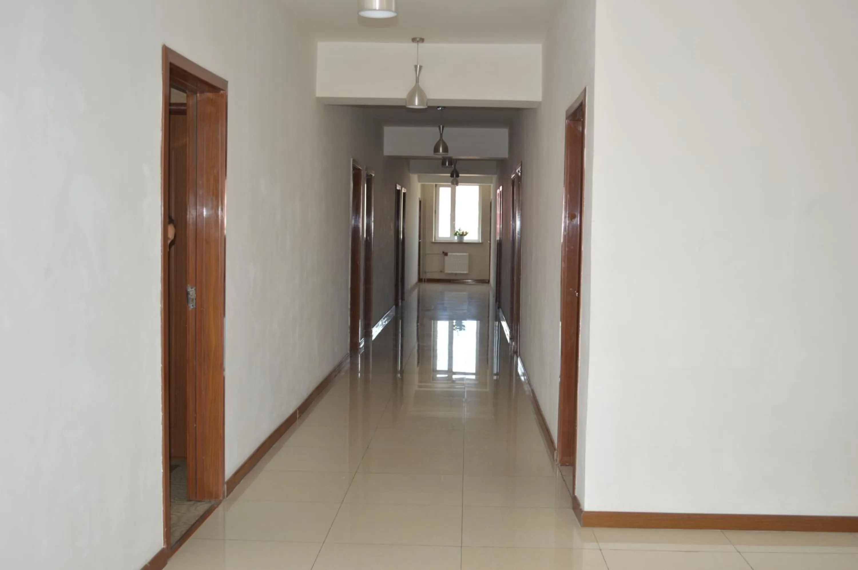 Area and facilities in Land Hotel