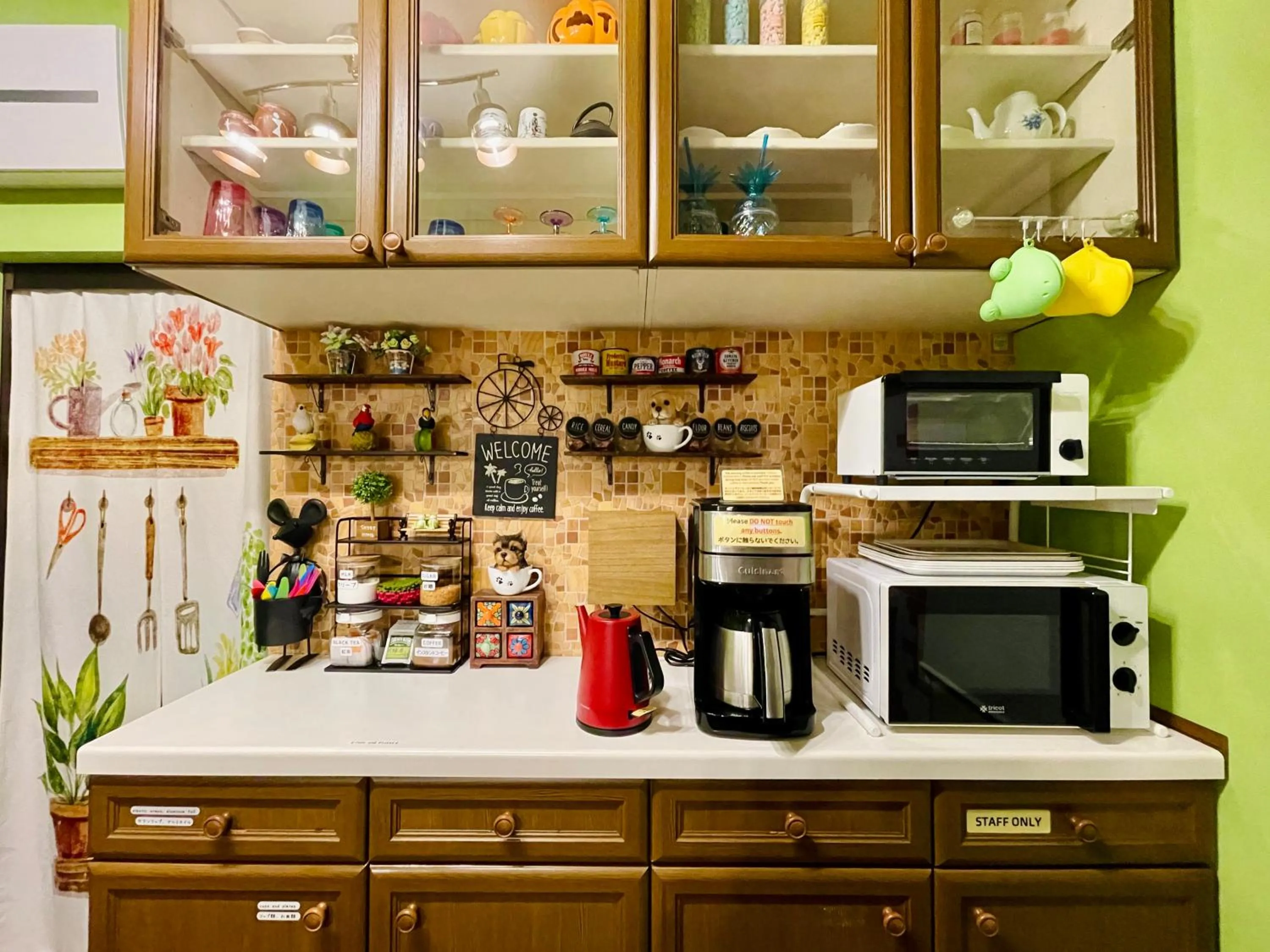 Communal kitchen in Guesthouse Murabito