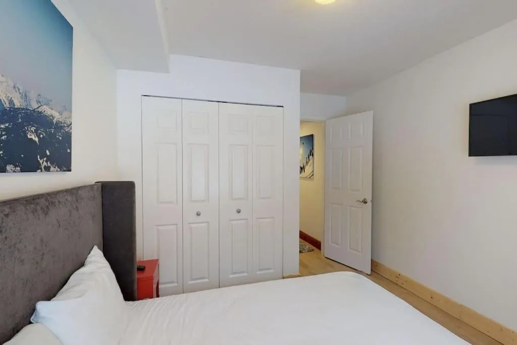 Other, Bed in Powderhorn by Whistler Blackcomb Vacation Rentals