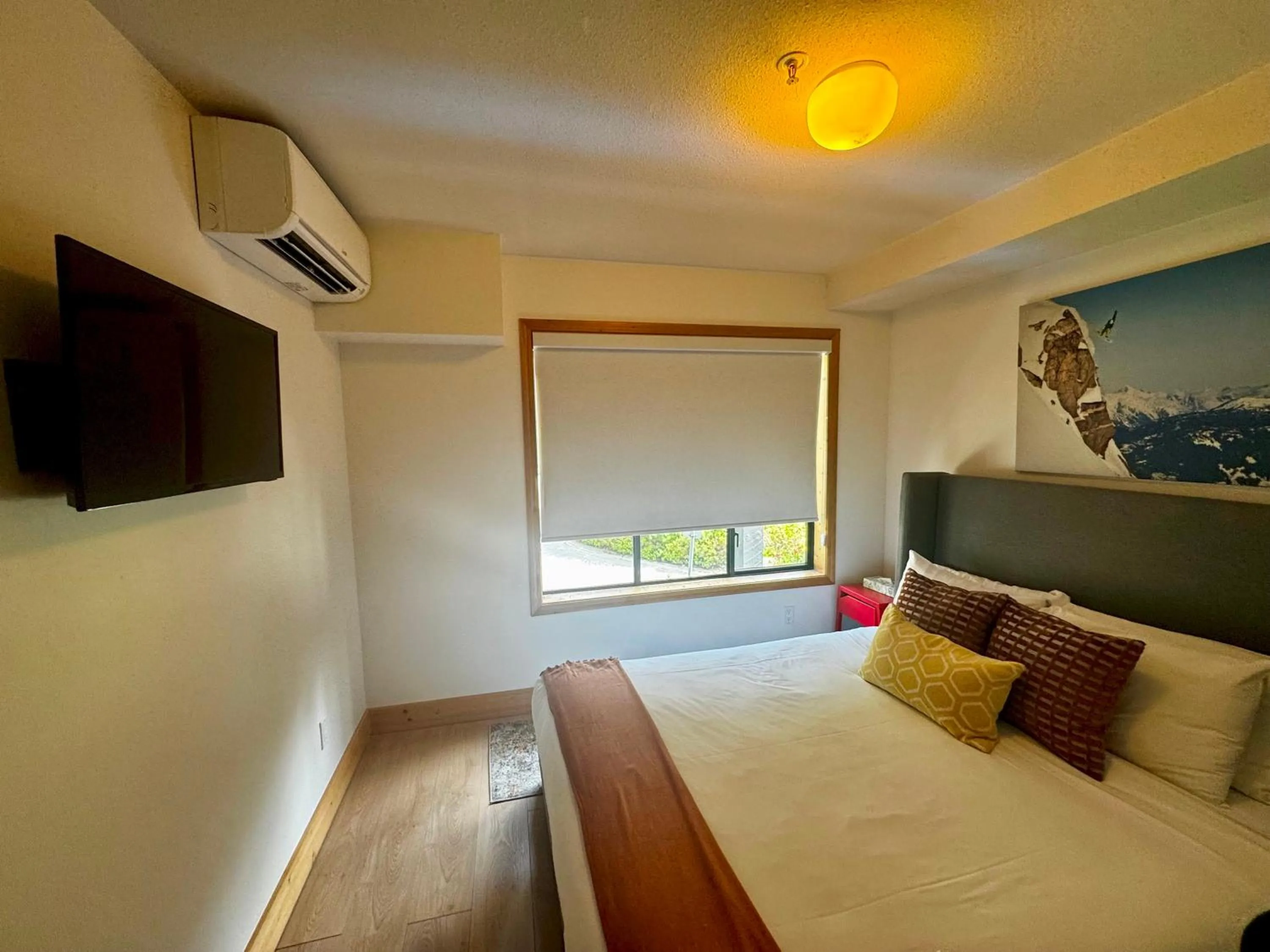 Other, Bed in Powderhorn by Whistler Blackcomb Vacation Rentals