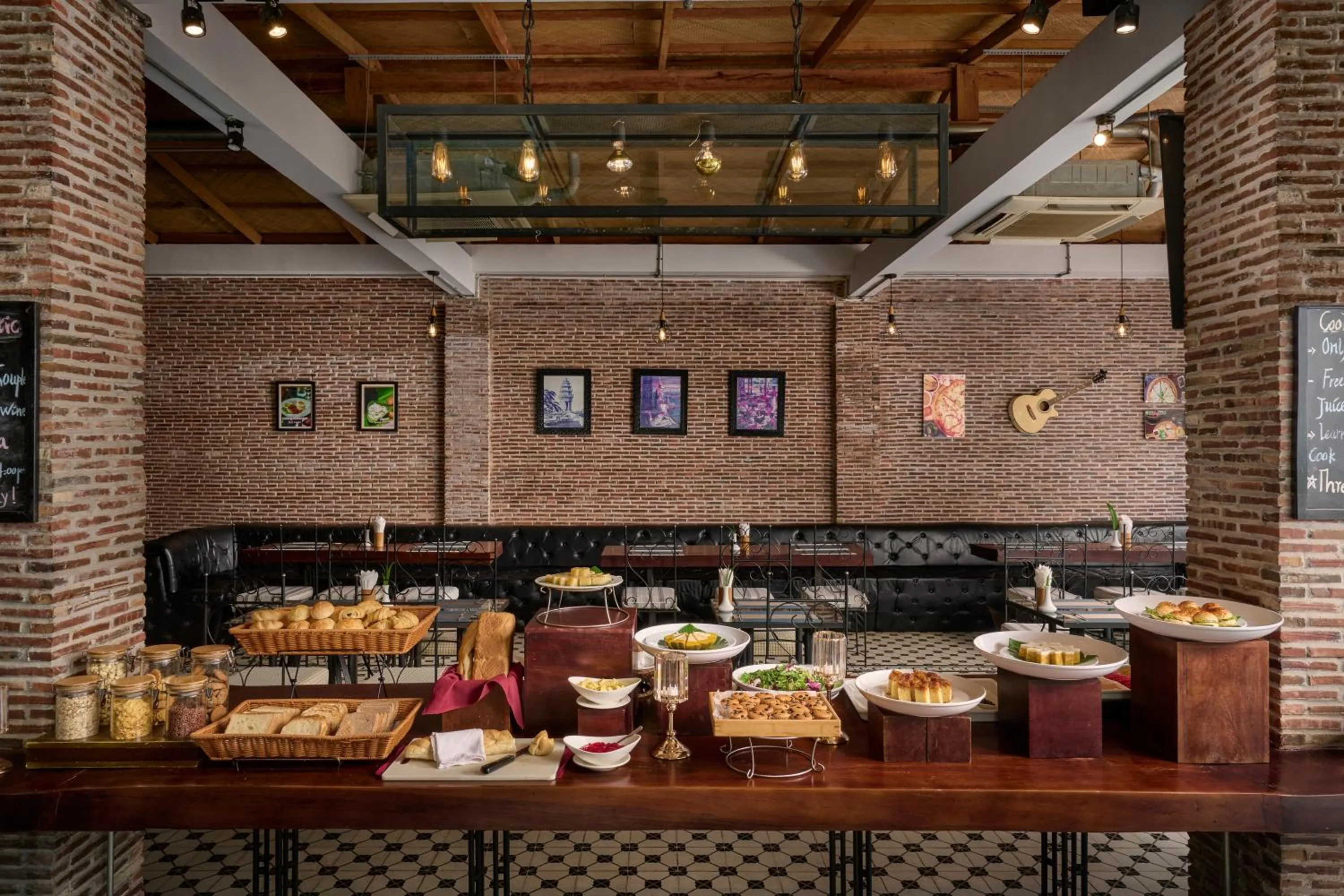 Restaurant/places to eat in The Embassy Angkor Resort & Spa