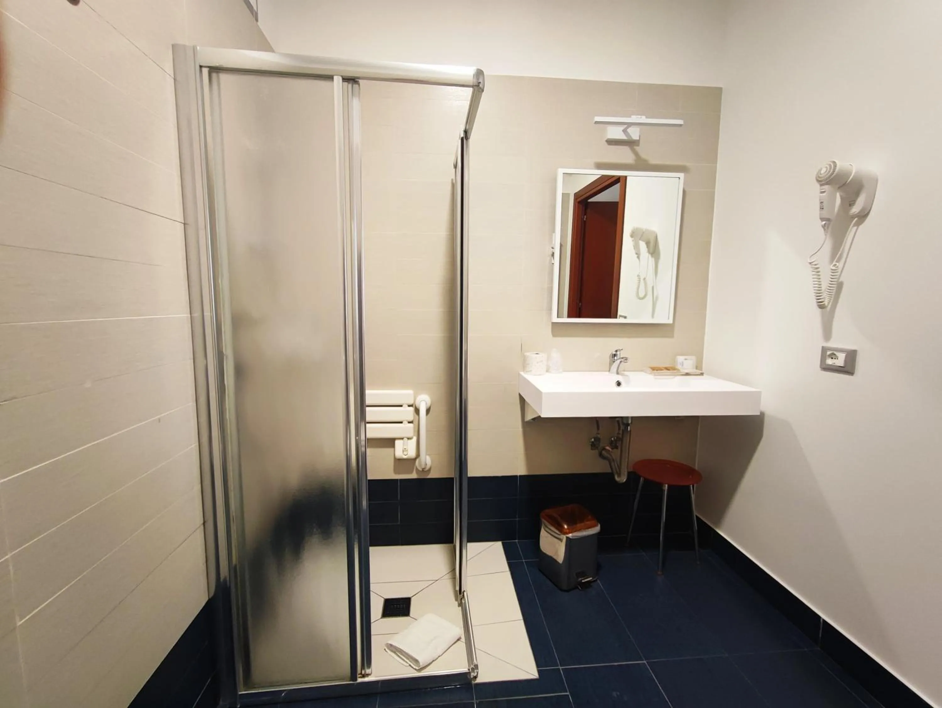 Shower in Hotel Miramare