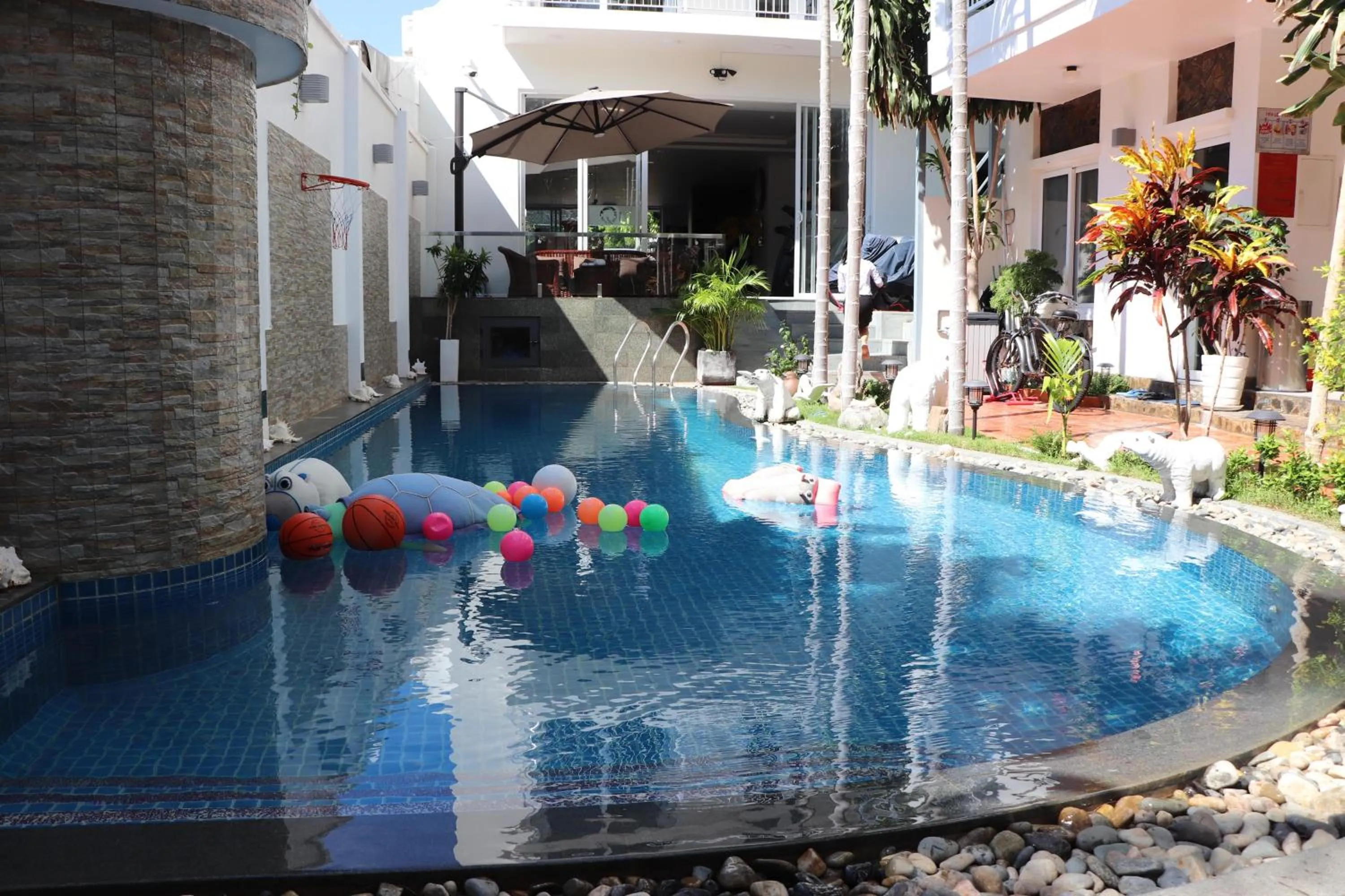 Swimming pool in Qli Hotel Muine