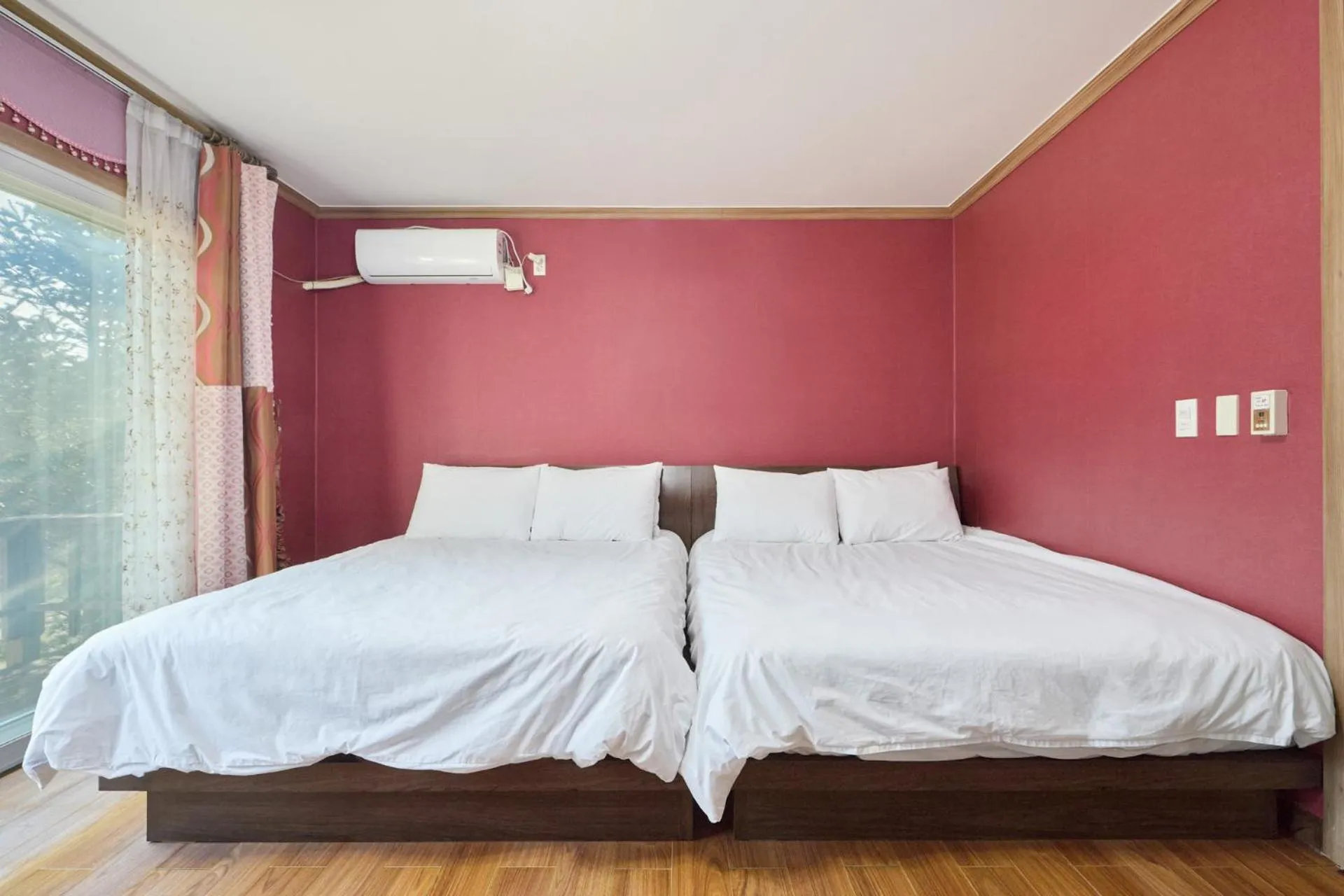 Standard Twin Room with Mountain View in Heidi Korea