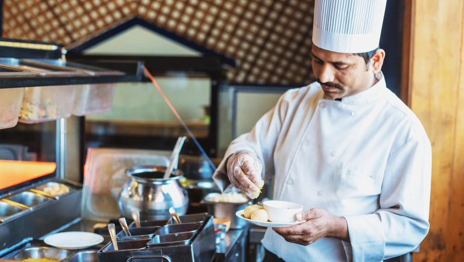 Restaurant/places to eat in SFO Hotel and Suites