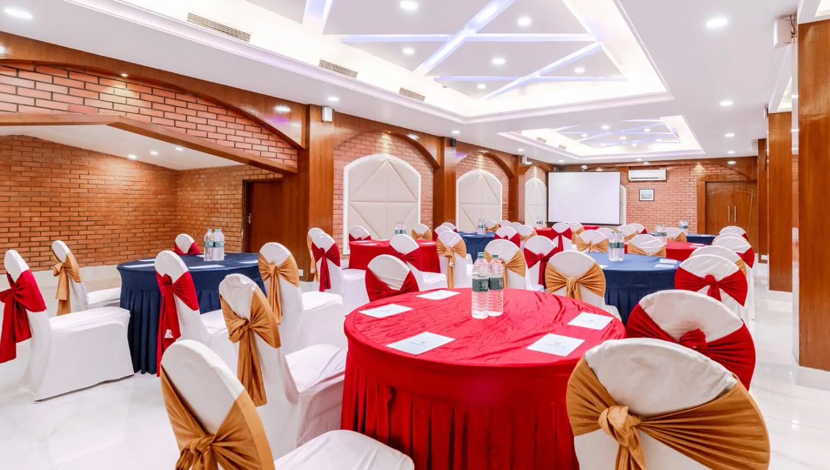 Business facilities in SFO Hotel and Suites