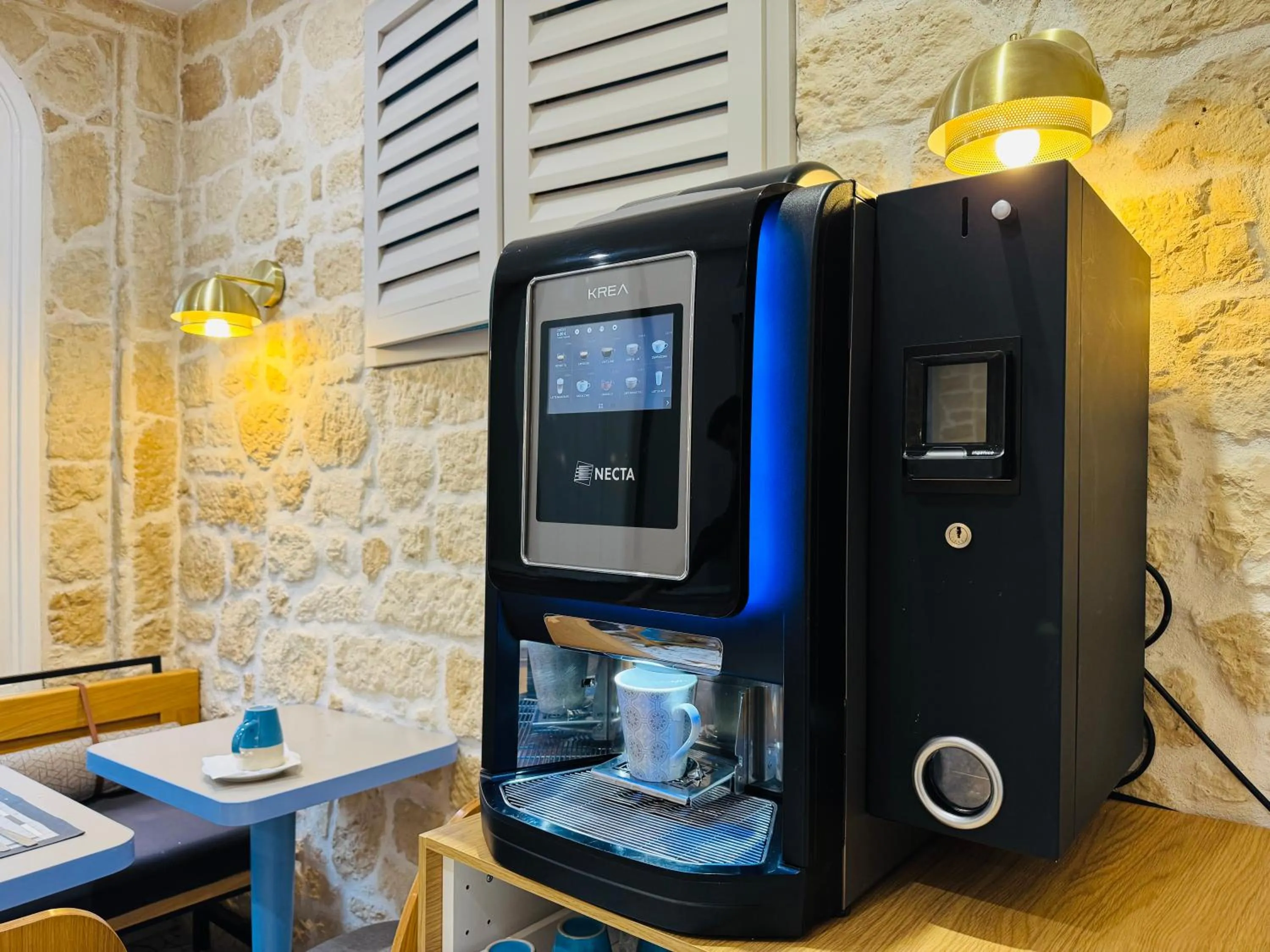 Breakfast in Hôtel L'Amiral