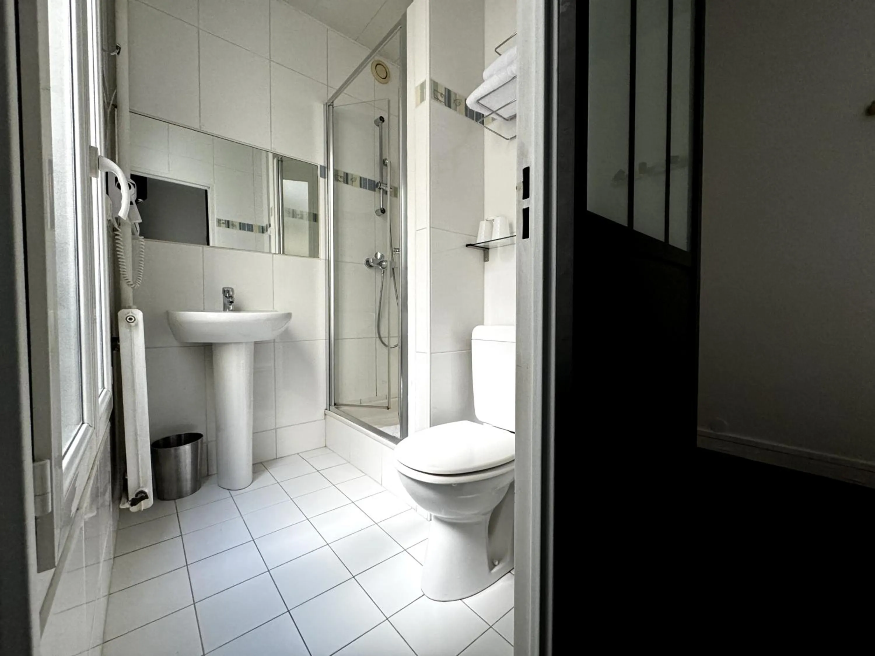 Bathroom in L'Amiral