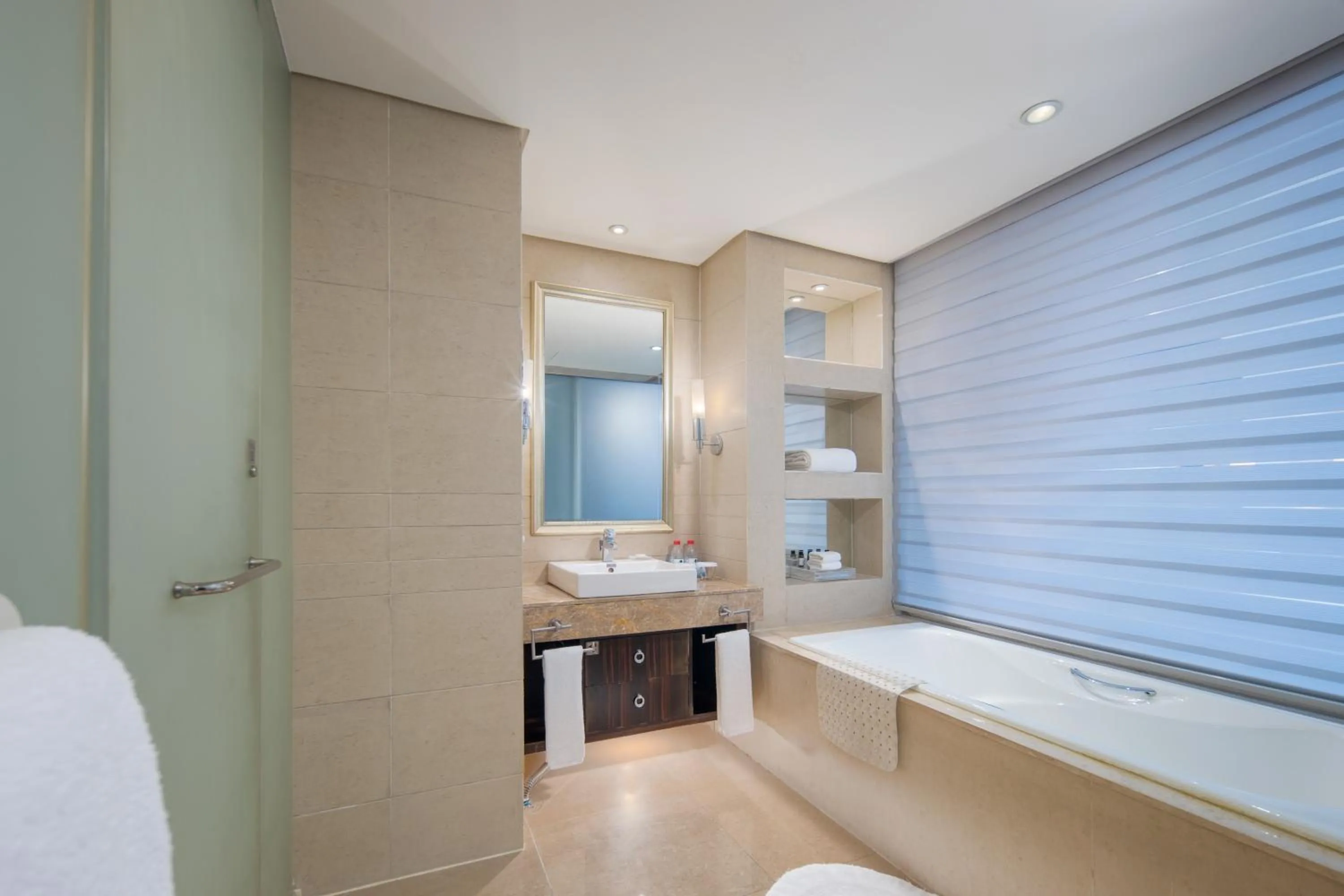 Bathroom in Haiwaihai Grand Hotel Ma'anshan