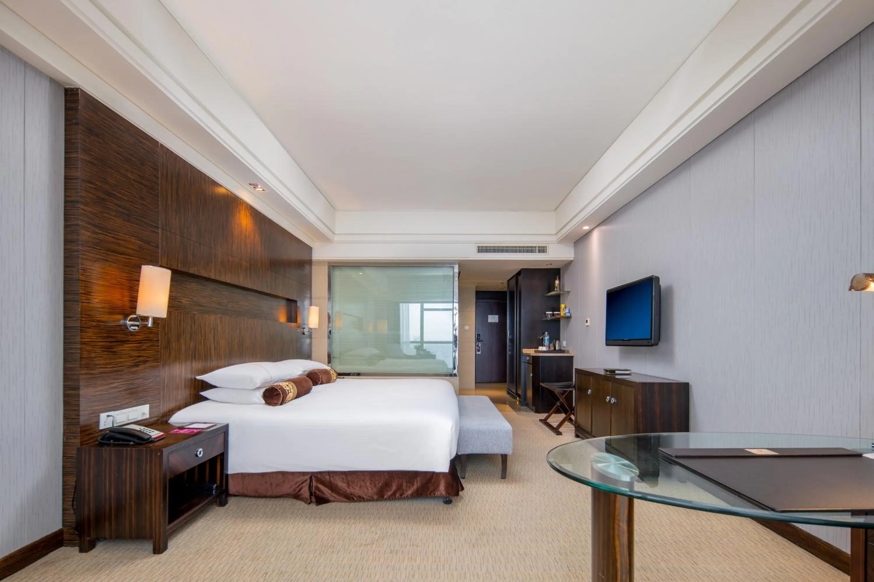 Bedroom, Bed in Haiwaihai Grand Hotel Ma'anshan