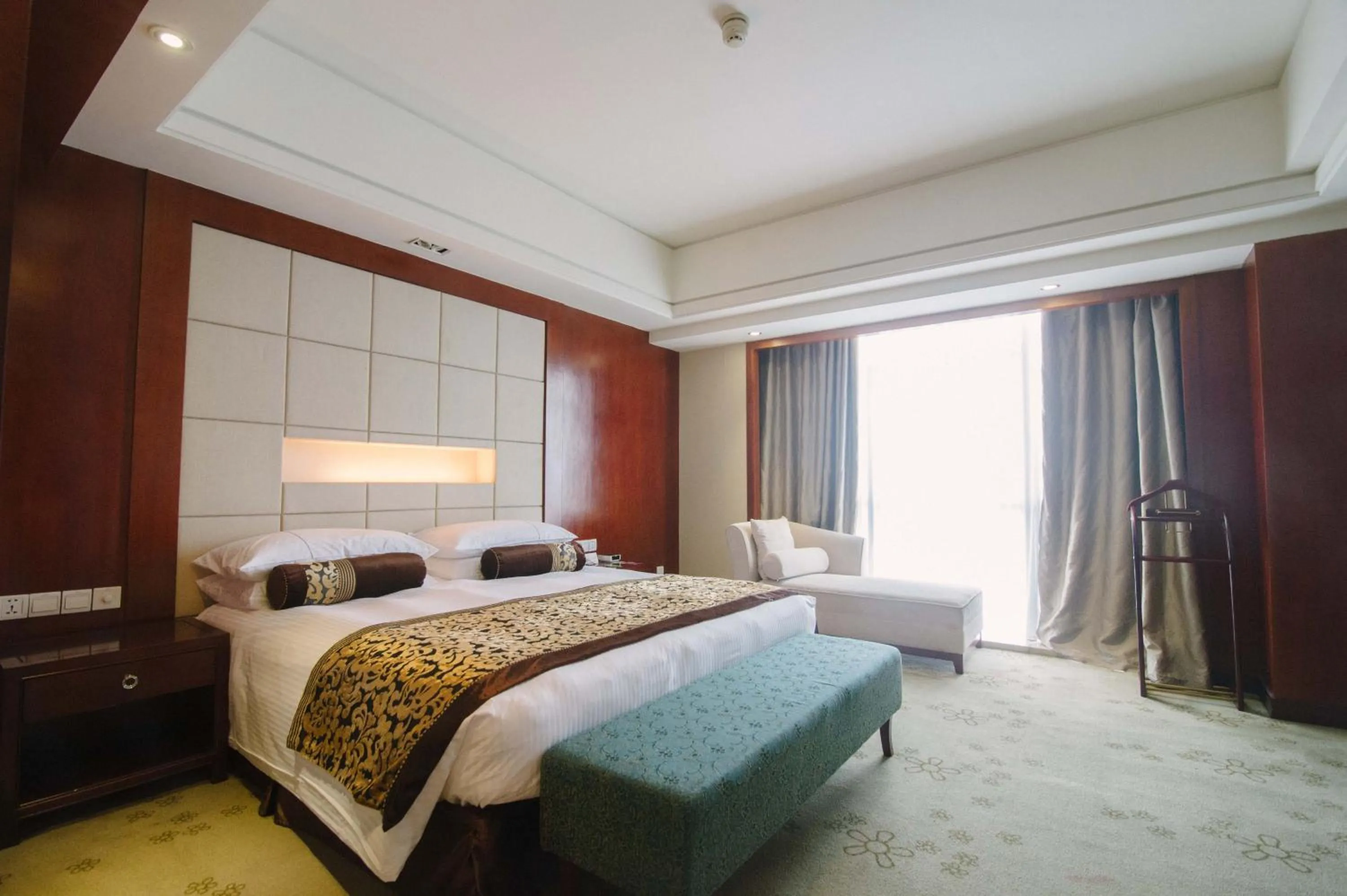 Bedroom, Bed in Haiwaihai Grand Hotel Ma'anshan