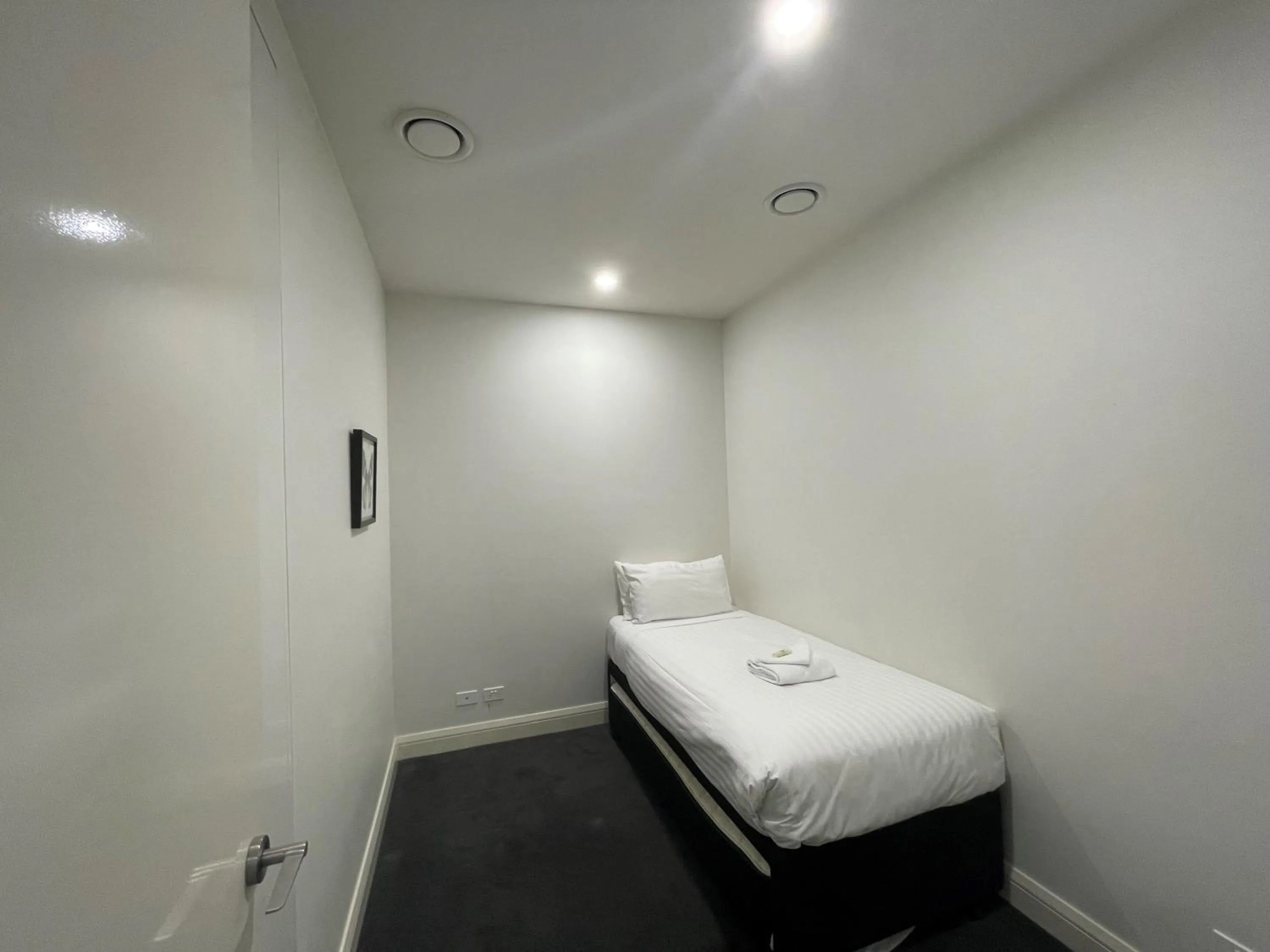 Bedroom, Bed in Knightsbridge Canberra