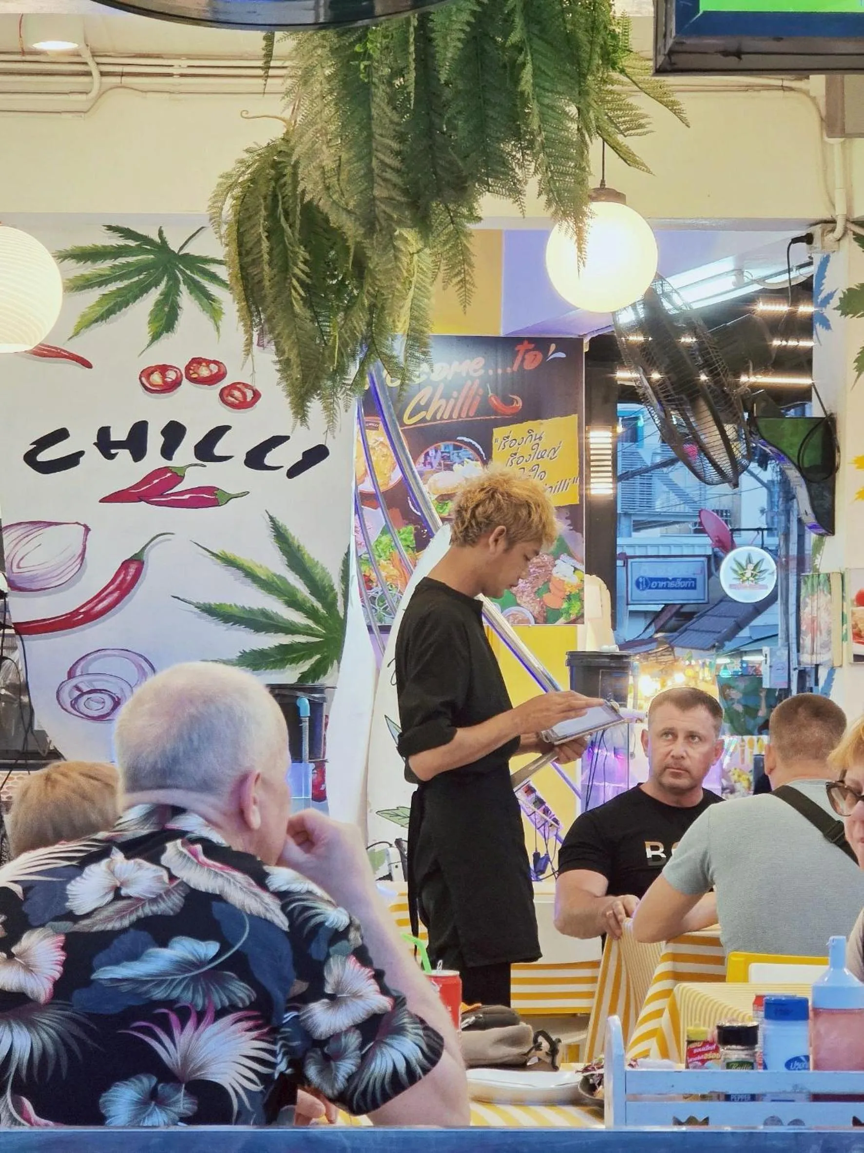 Restaurant/places to eat in Chilli Hotel&Restaurant