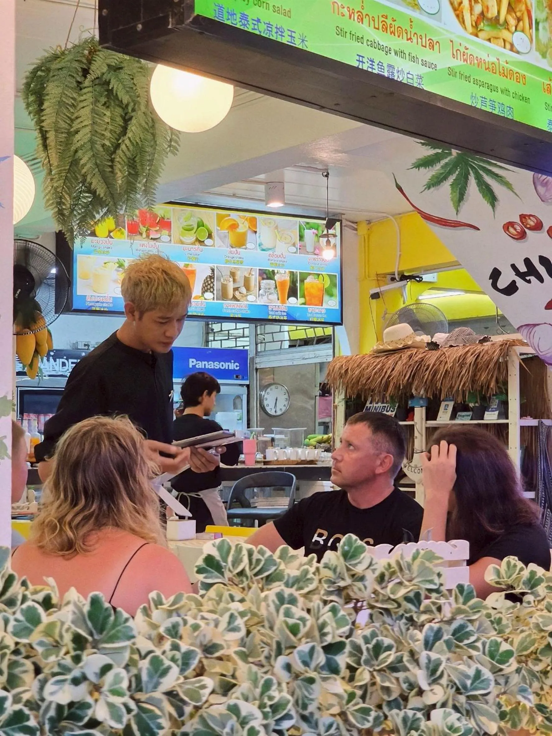 Restaurant/places to eat in Chilli Hotel&Restaurant