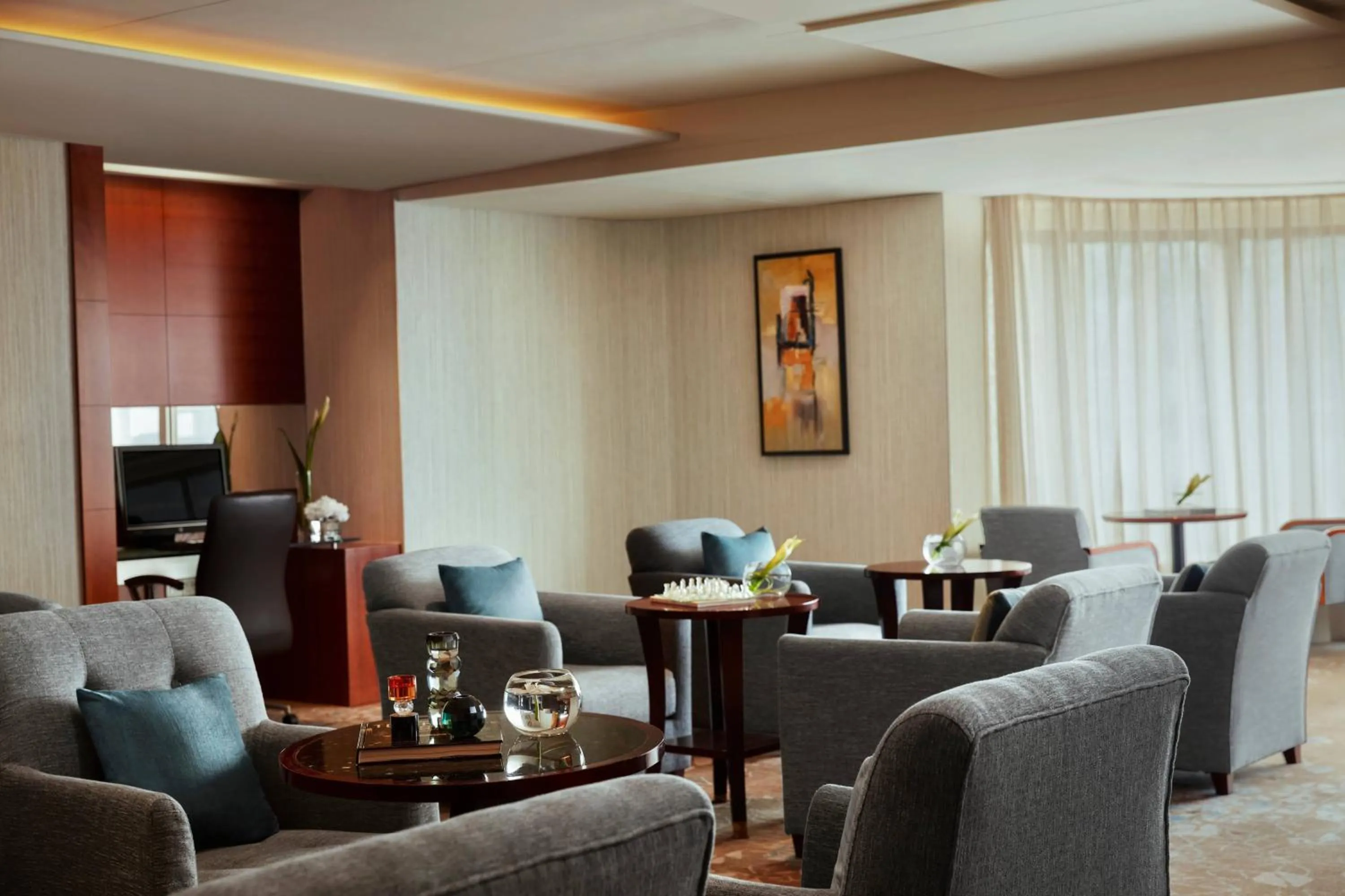 Lounge or bar in Renaissance Wuhan Hotel