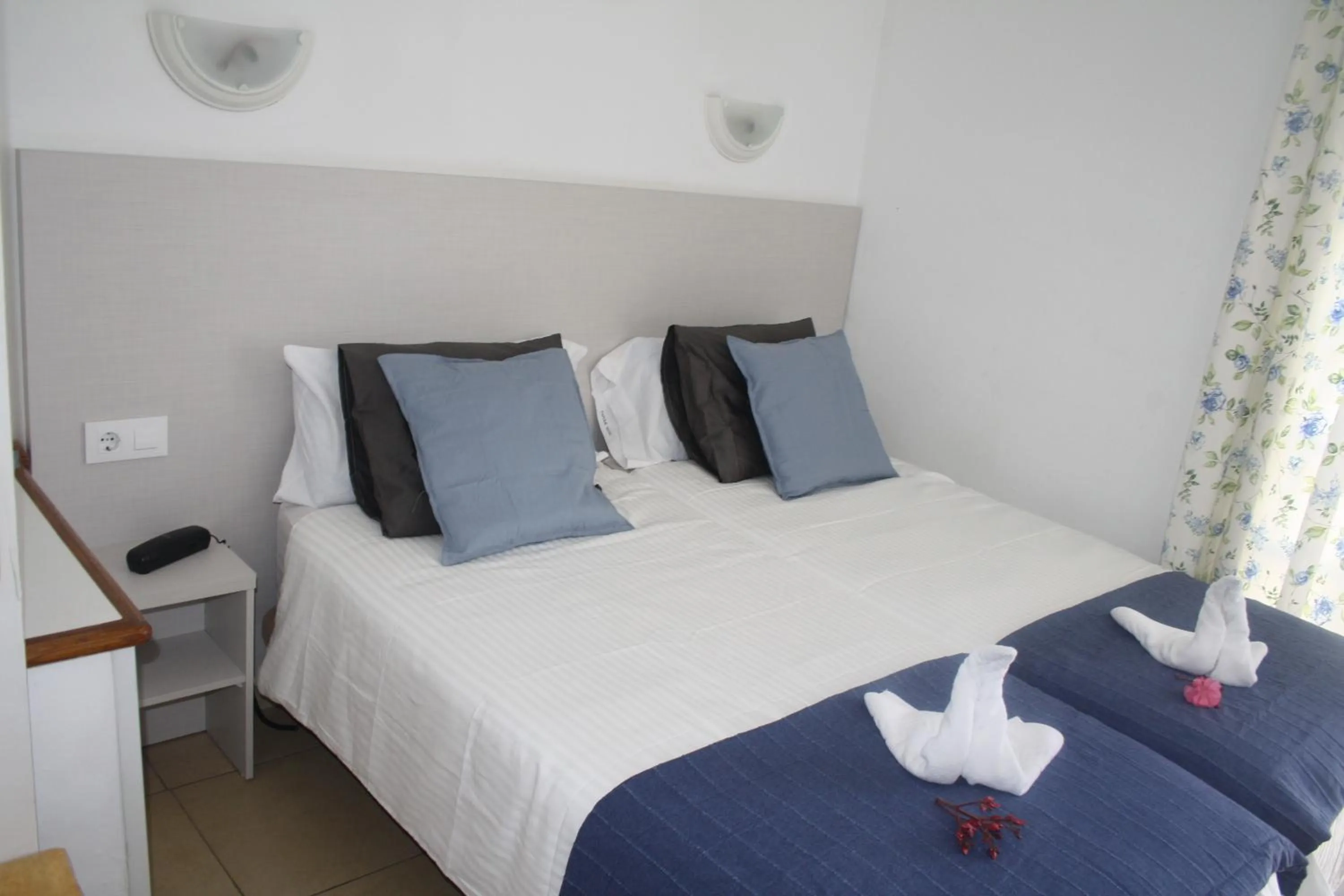 Decorative detail, Bed in Bungalows Parque Nogal