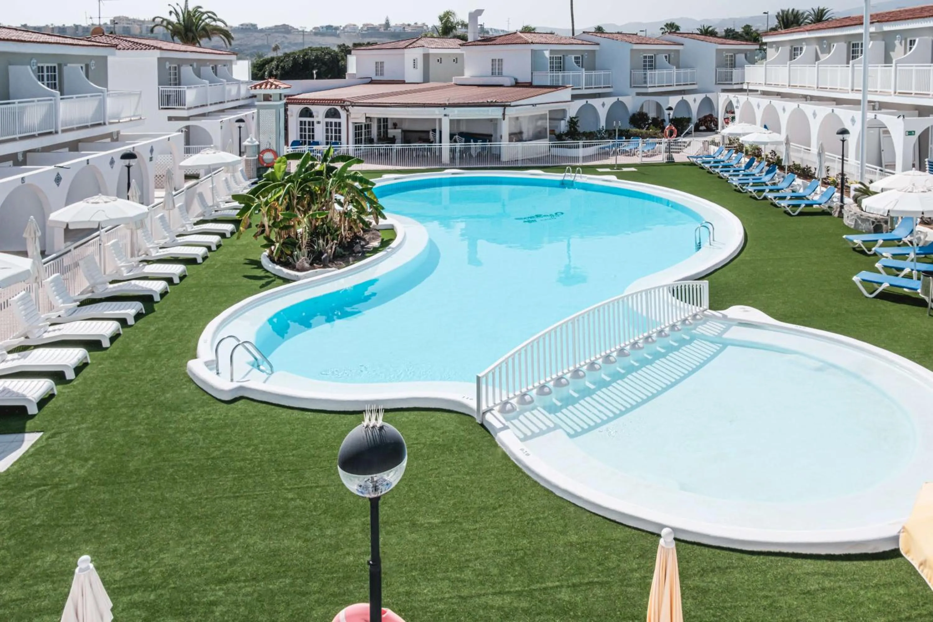 Swimming pool in Bungalows Parque Nogal