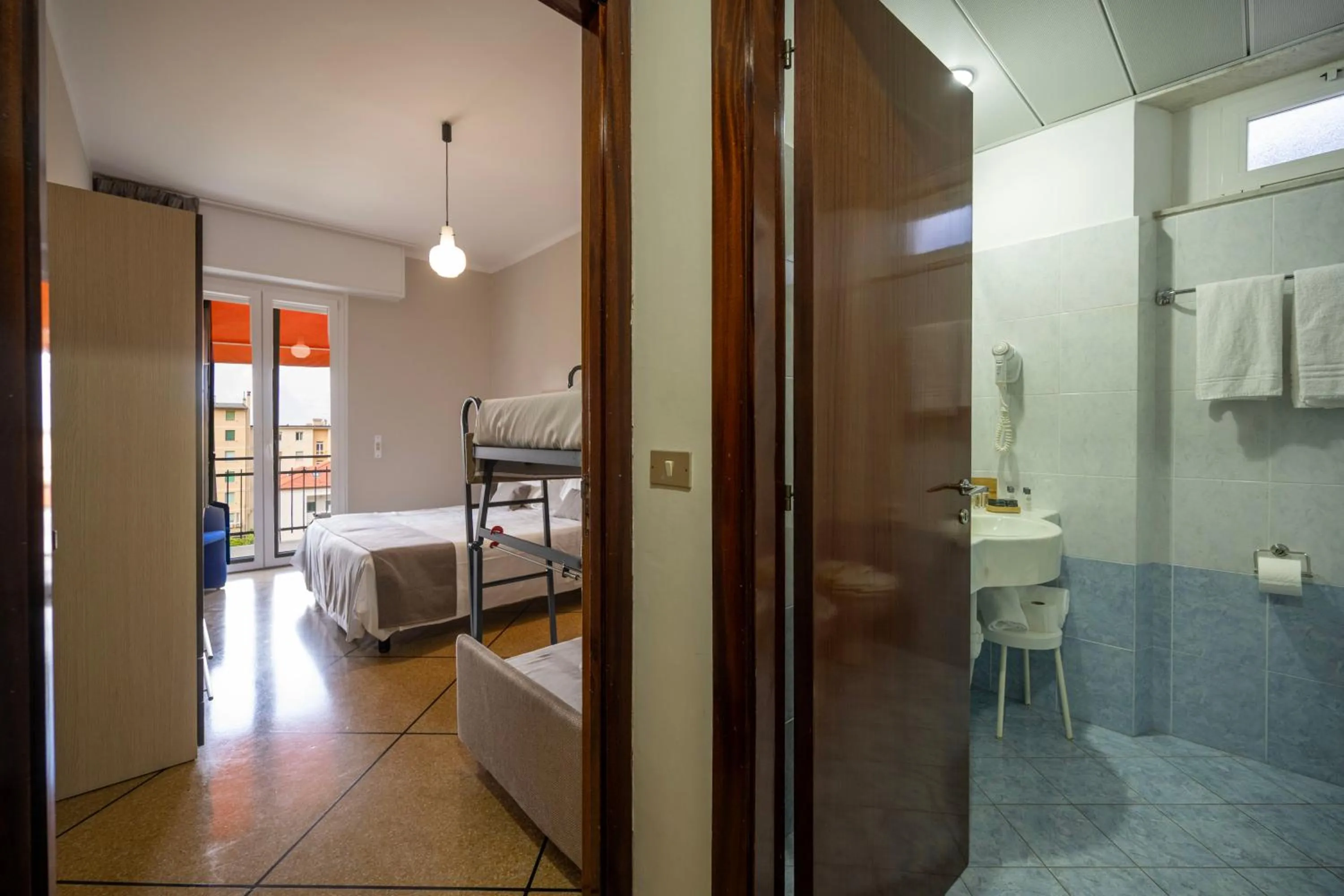 Bathroom, Bed in Hotel Mediterraneo