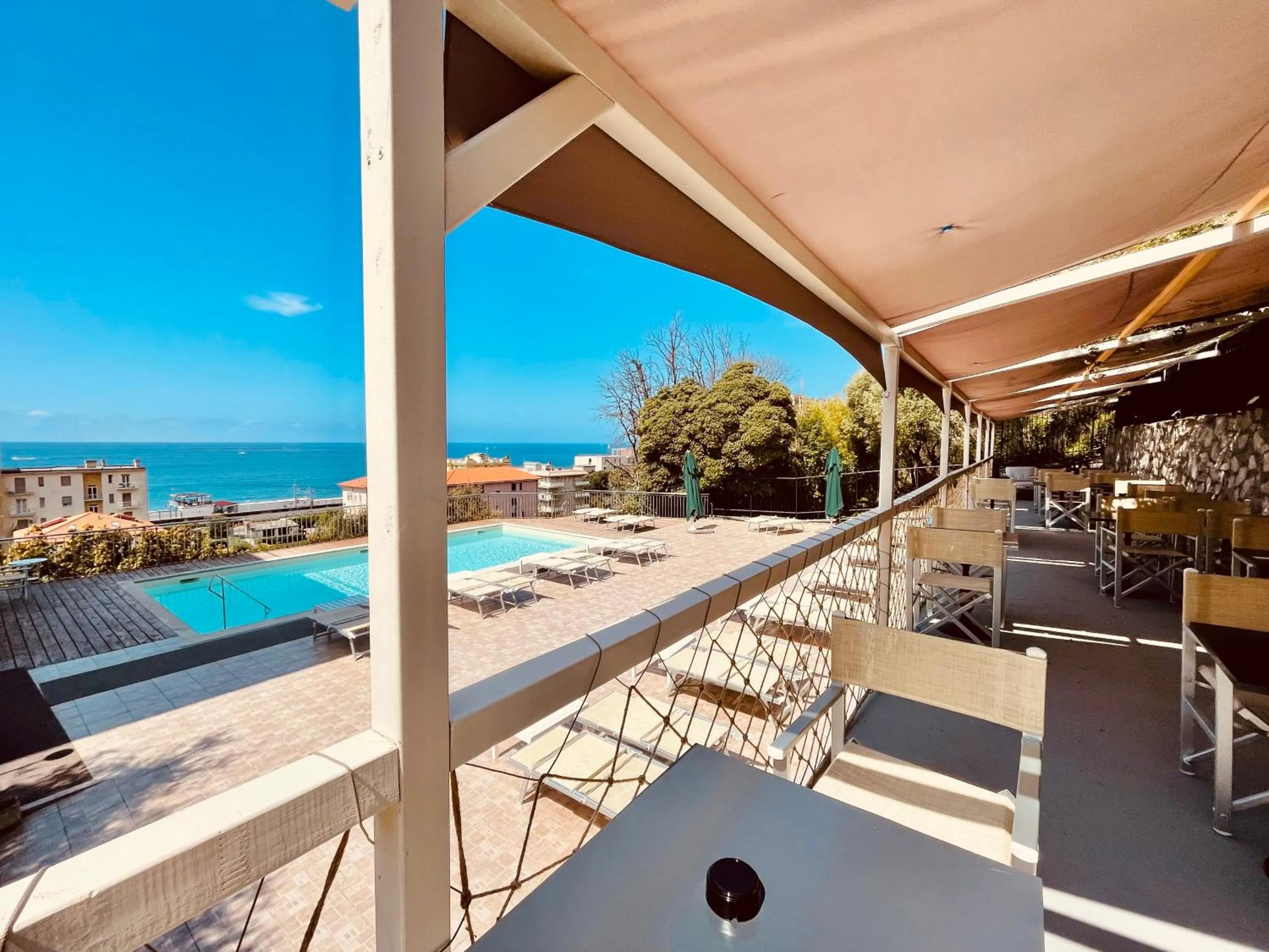 Lounge or bar in Hotel Mediterraneo