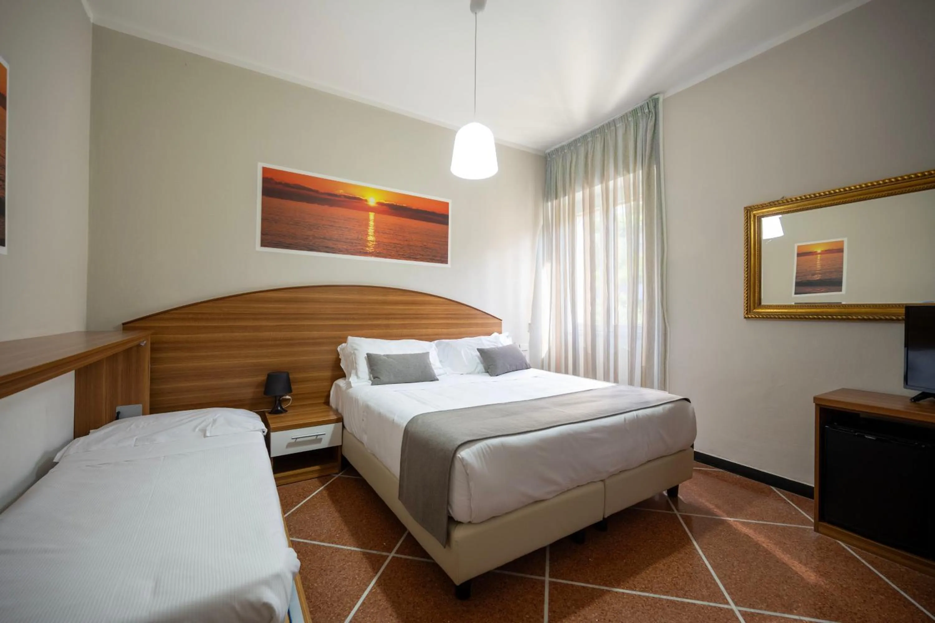 Bedroom, Bed in Hotel Mediterraneo