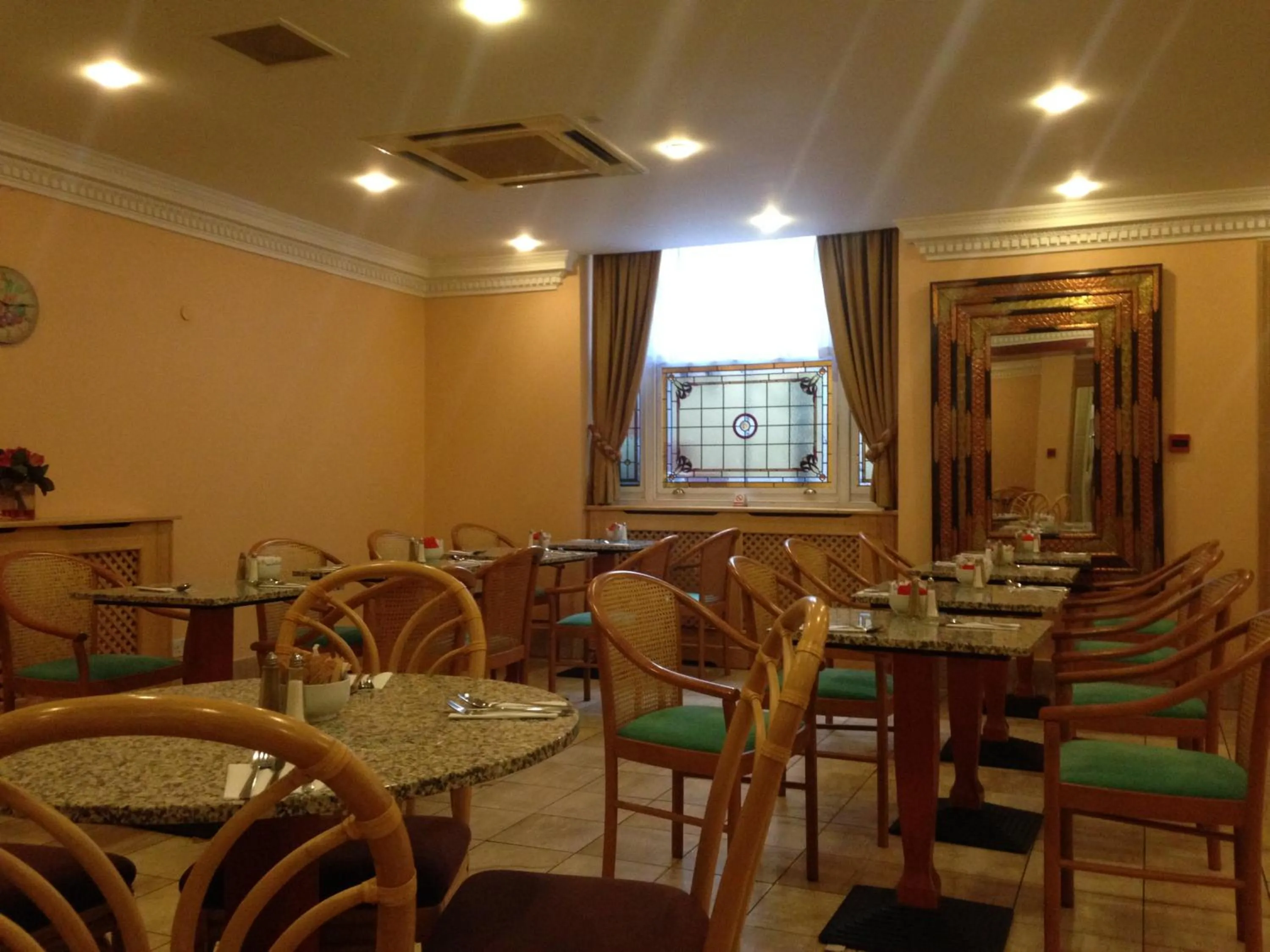 Lobby or reception in Troy Hotel