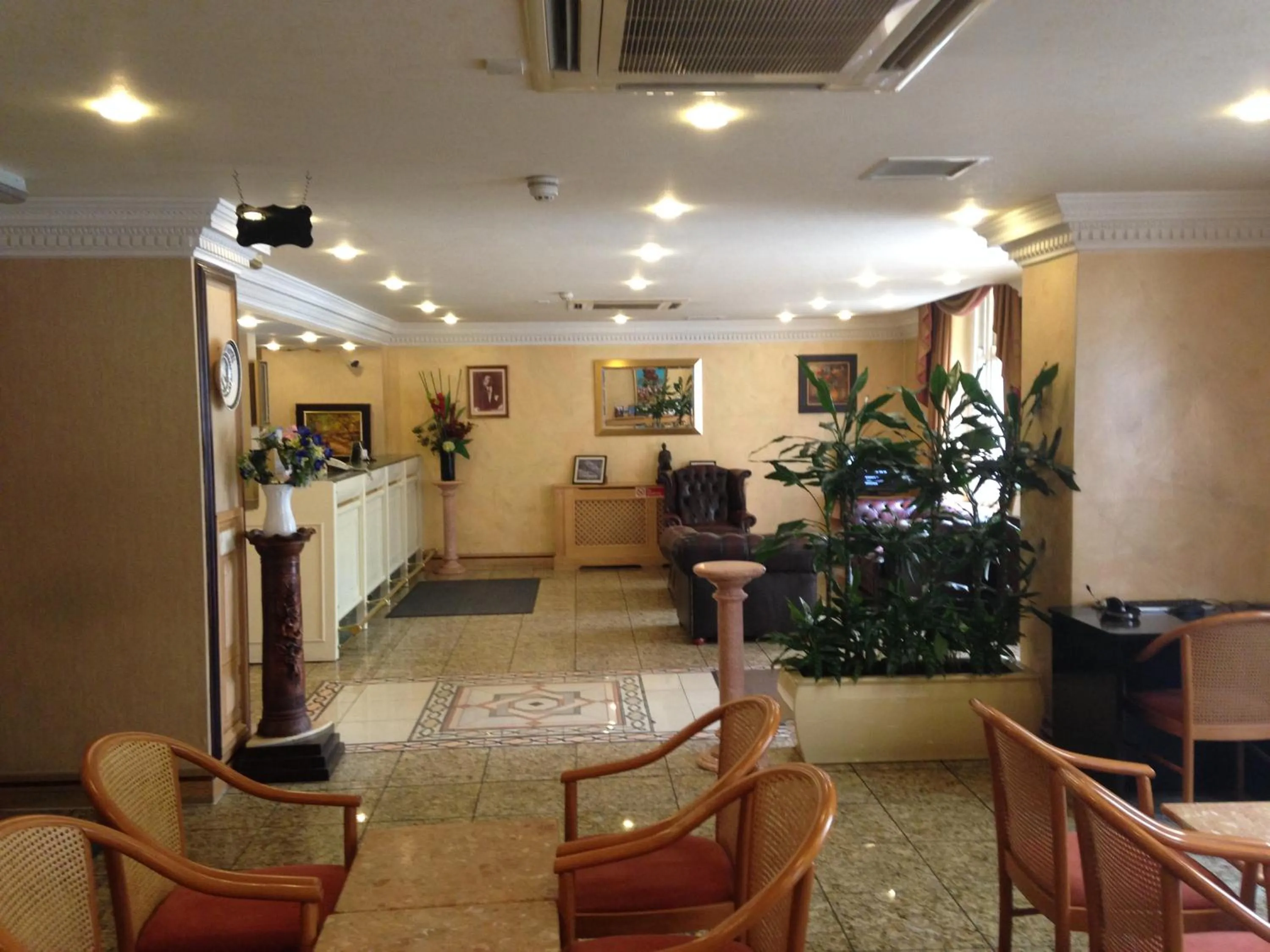 Lobby or reception in Troy Hotel