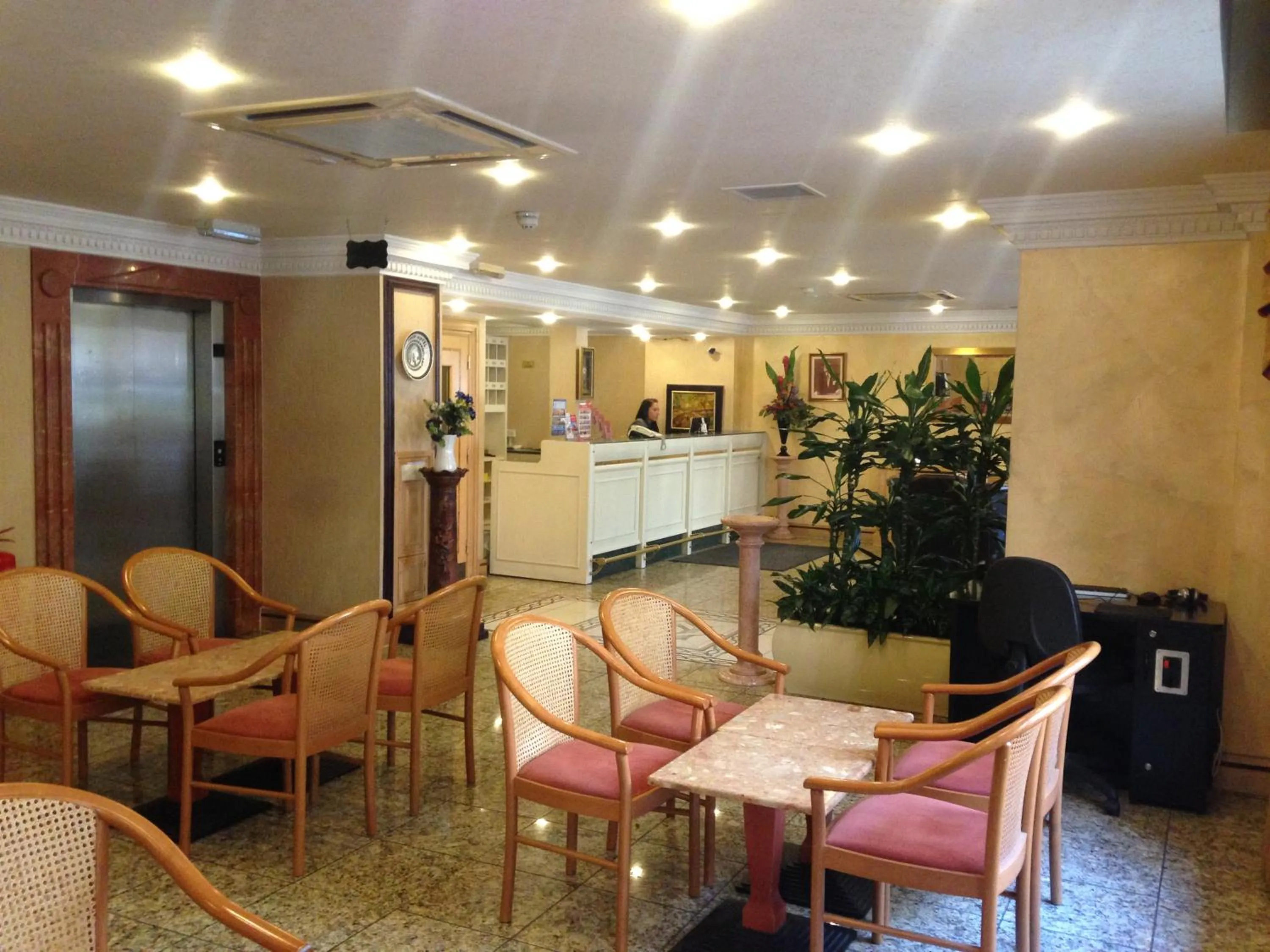 Lobby or reception in Troy Hotel