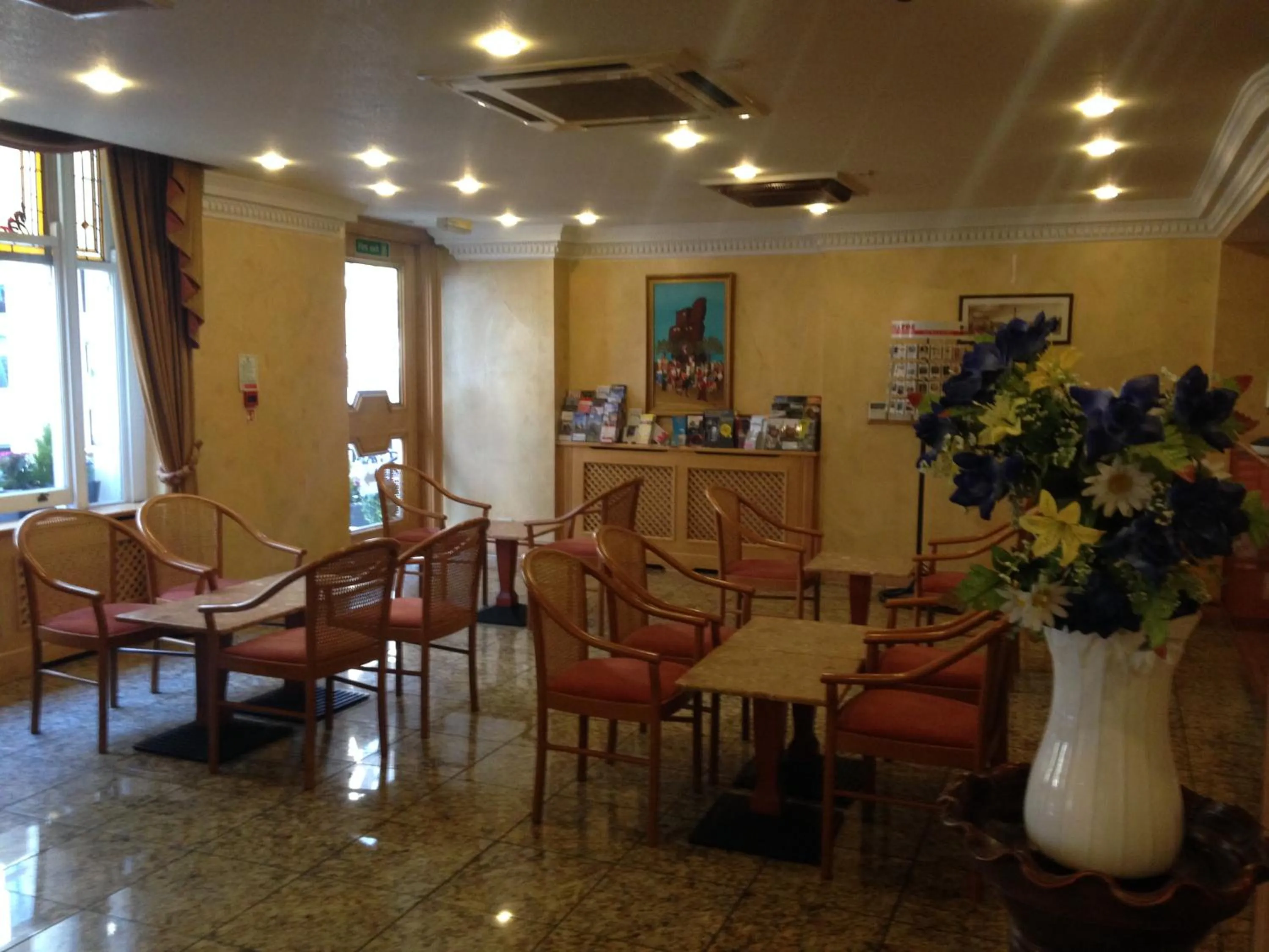 Lobby or reception in Troy Hotel