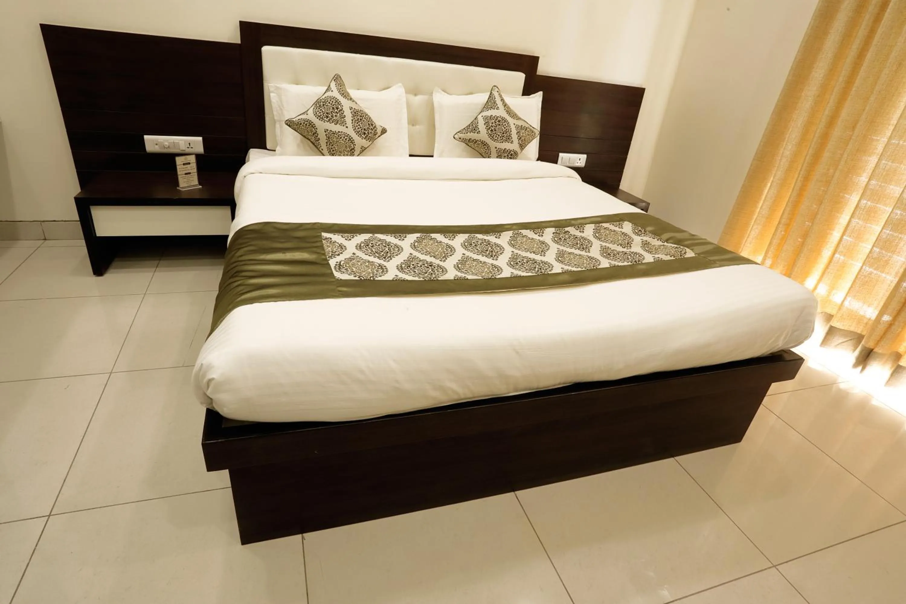 Bed in Hotel Fortune Plaza