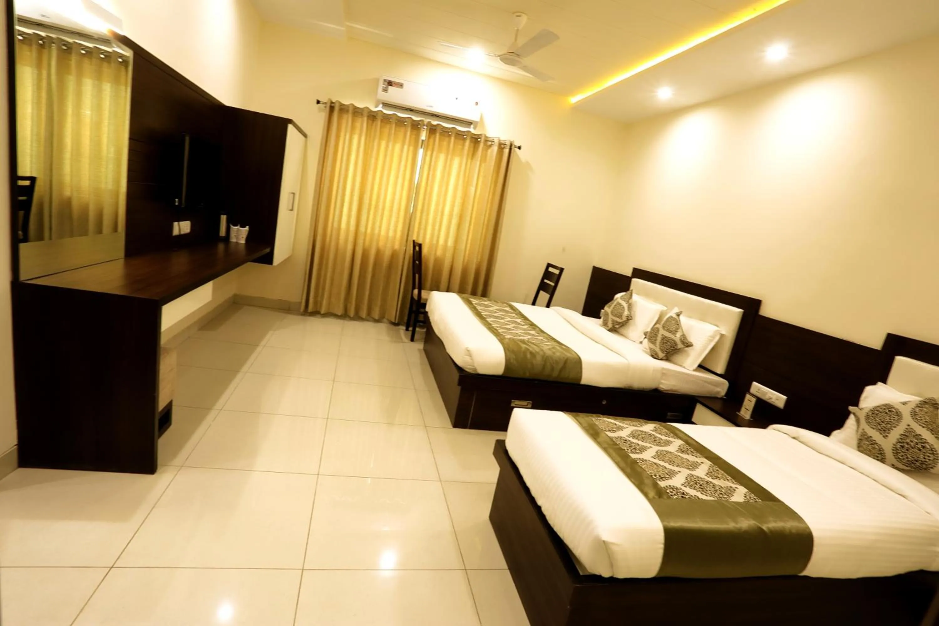 Bed in Hotel Fortune Plaza