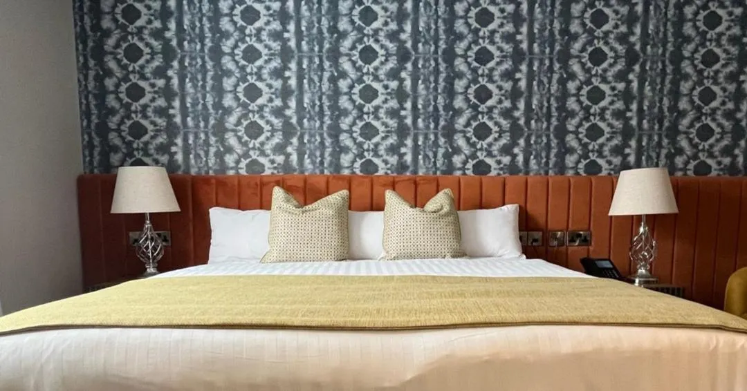 Bedroom, Bed in Woodford Dolmen Hotel Carlow