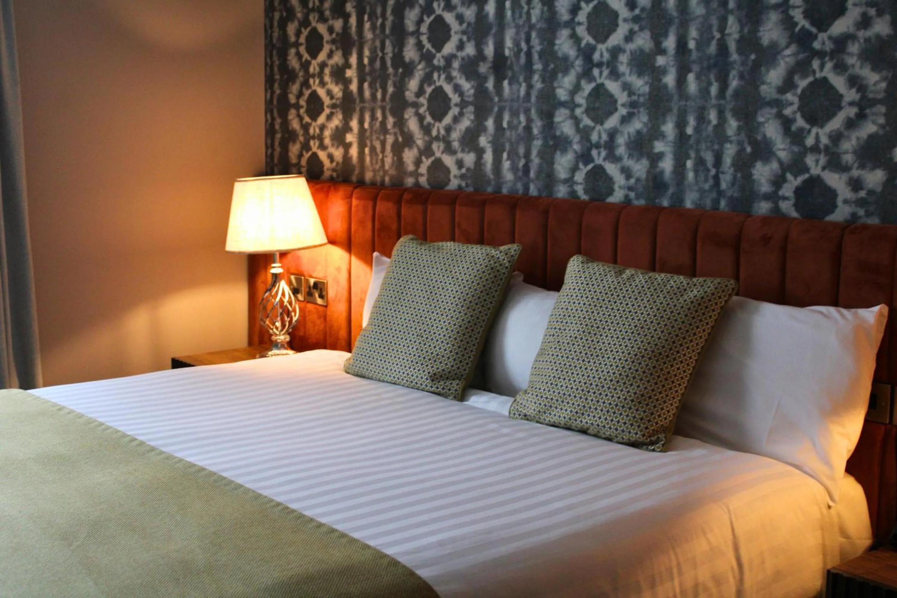 Bedroom, Bed in Woodford Dolmen Hotel Carlow