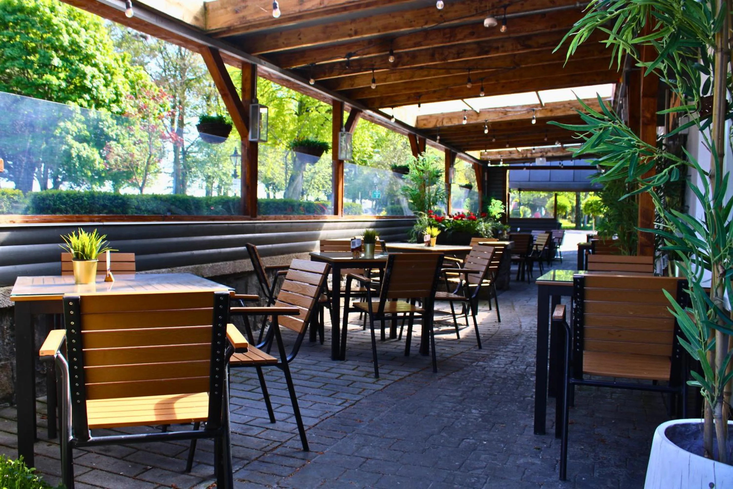 Seating area in Woodford Dolmen Hotel Carlow