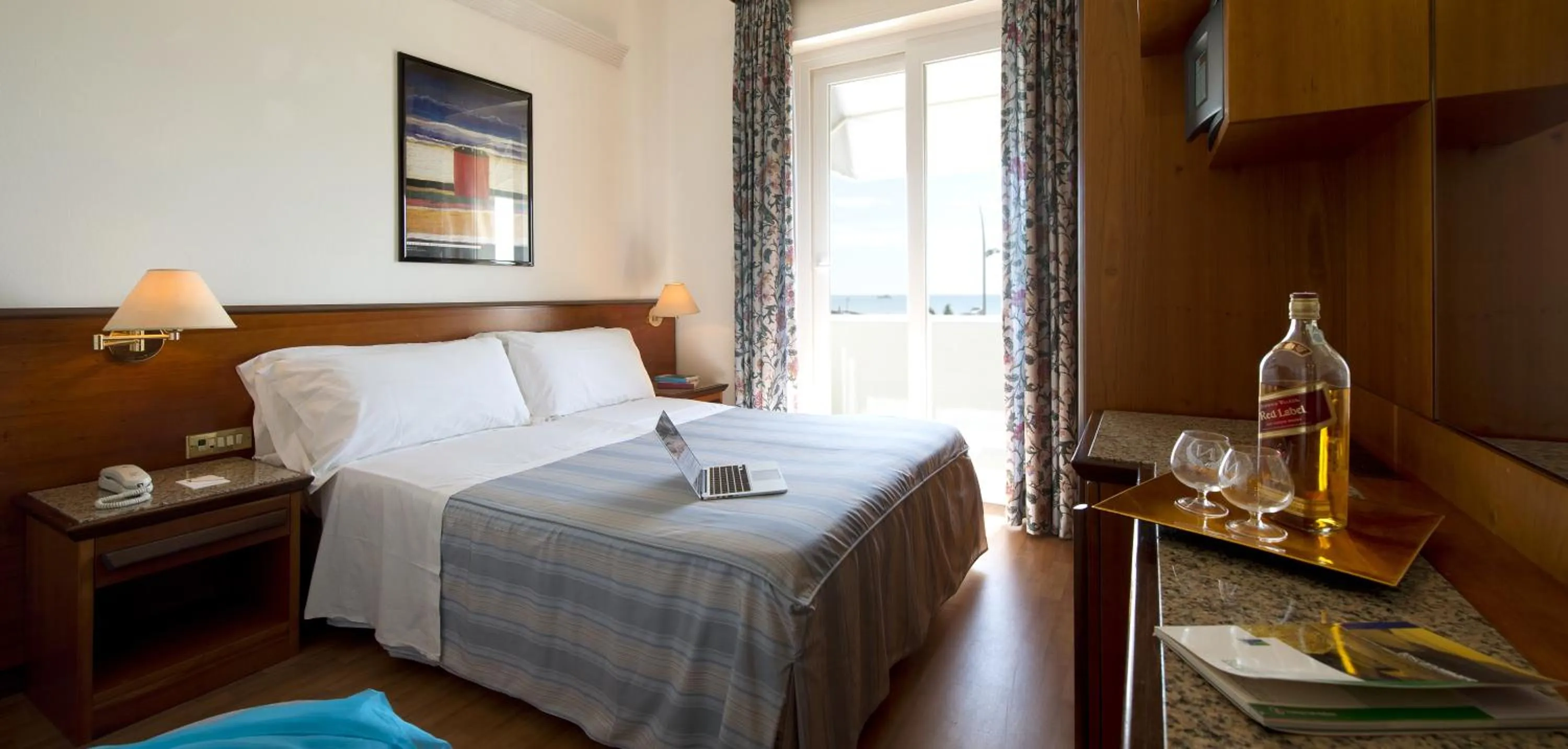 Day, Bed in Hotel Giulia