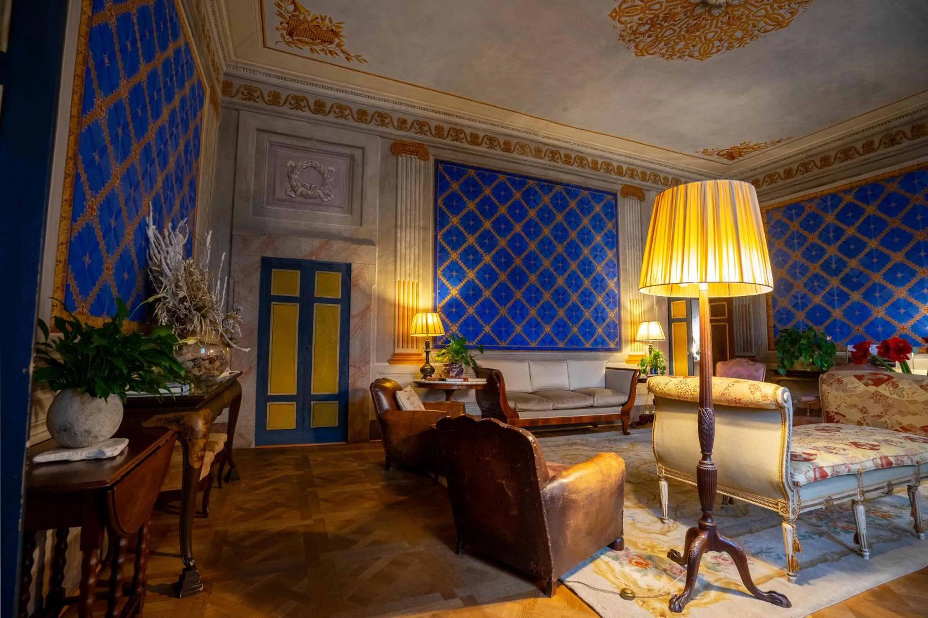 Communal lounge/ TV room in Palazzo Rocchi - Residenza D'Epoca