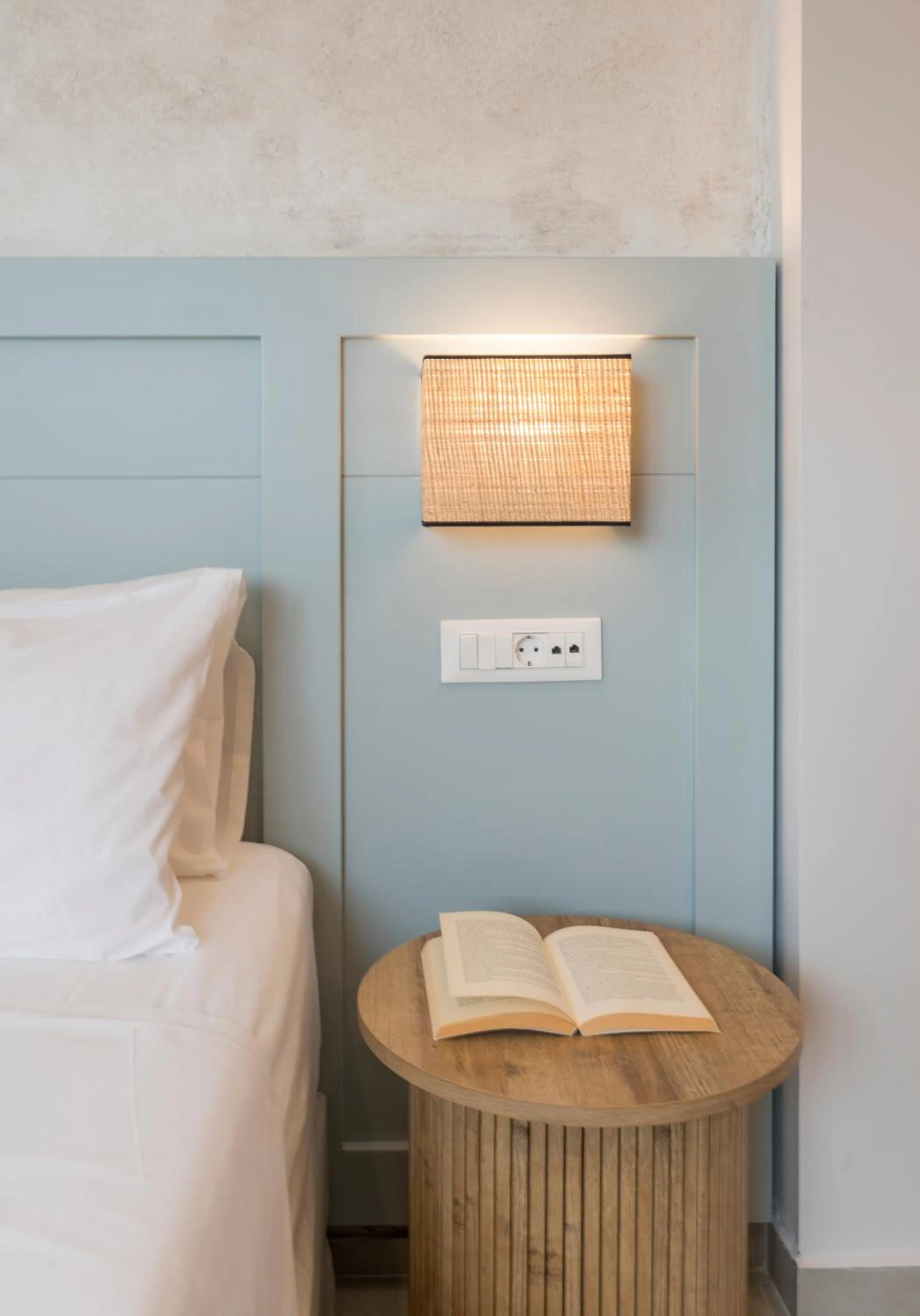 Bed in Esplanade Apartments - Heated Pool