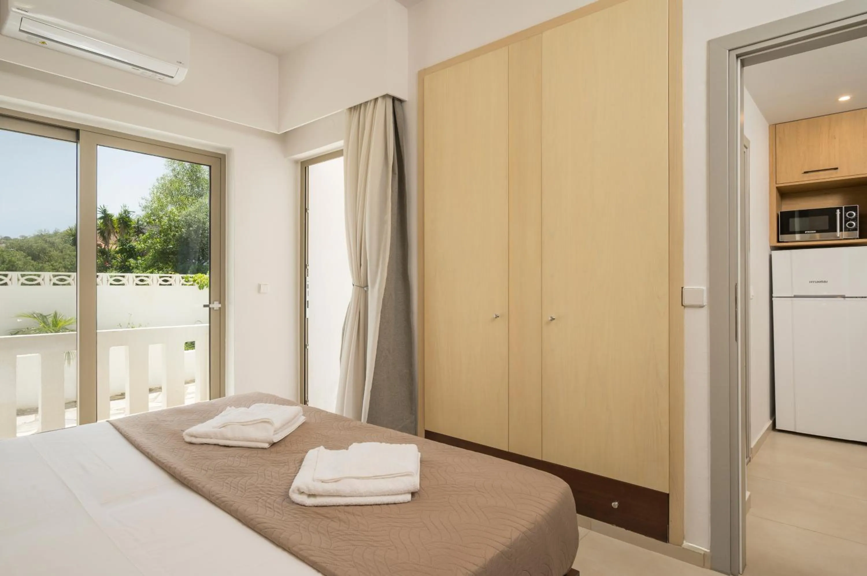 Bed in Esplanade Apartments - Heated Pool