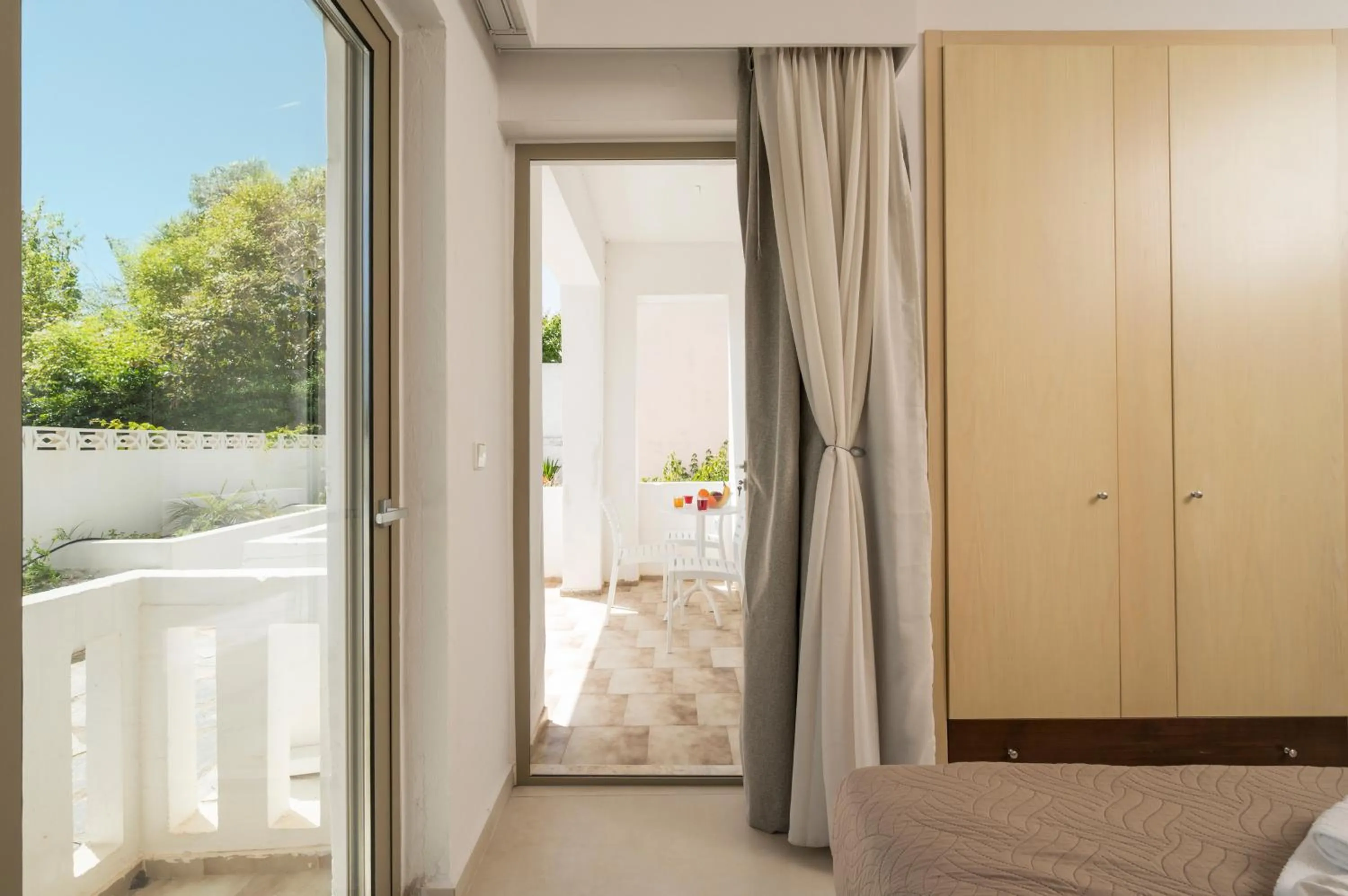 Bed in Esplanade Apartments - Heated Pool