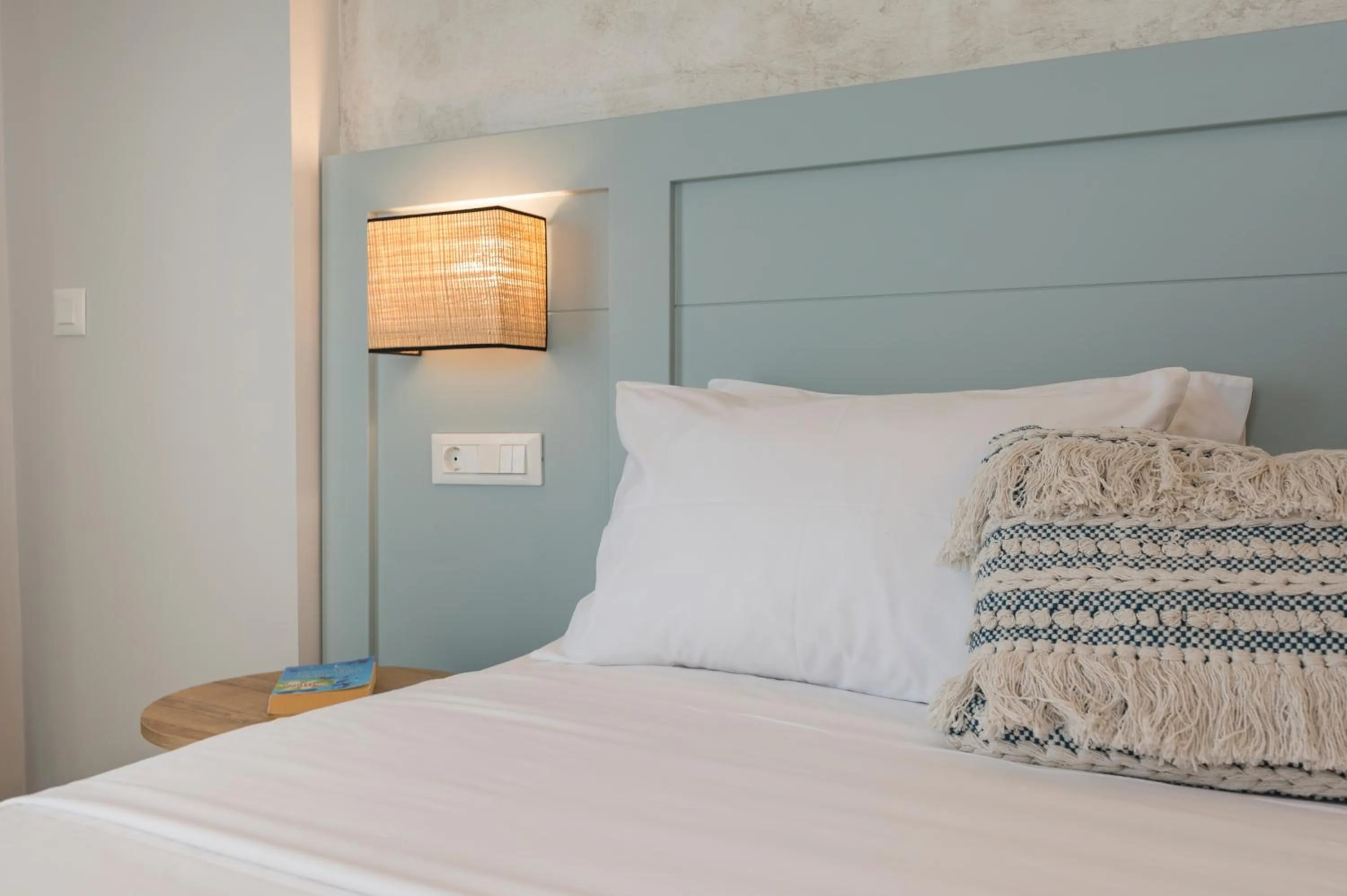 Bed in Esplanade Apartments - Heated Pool