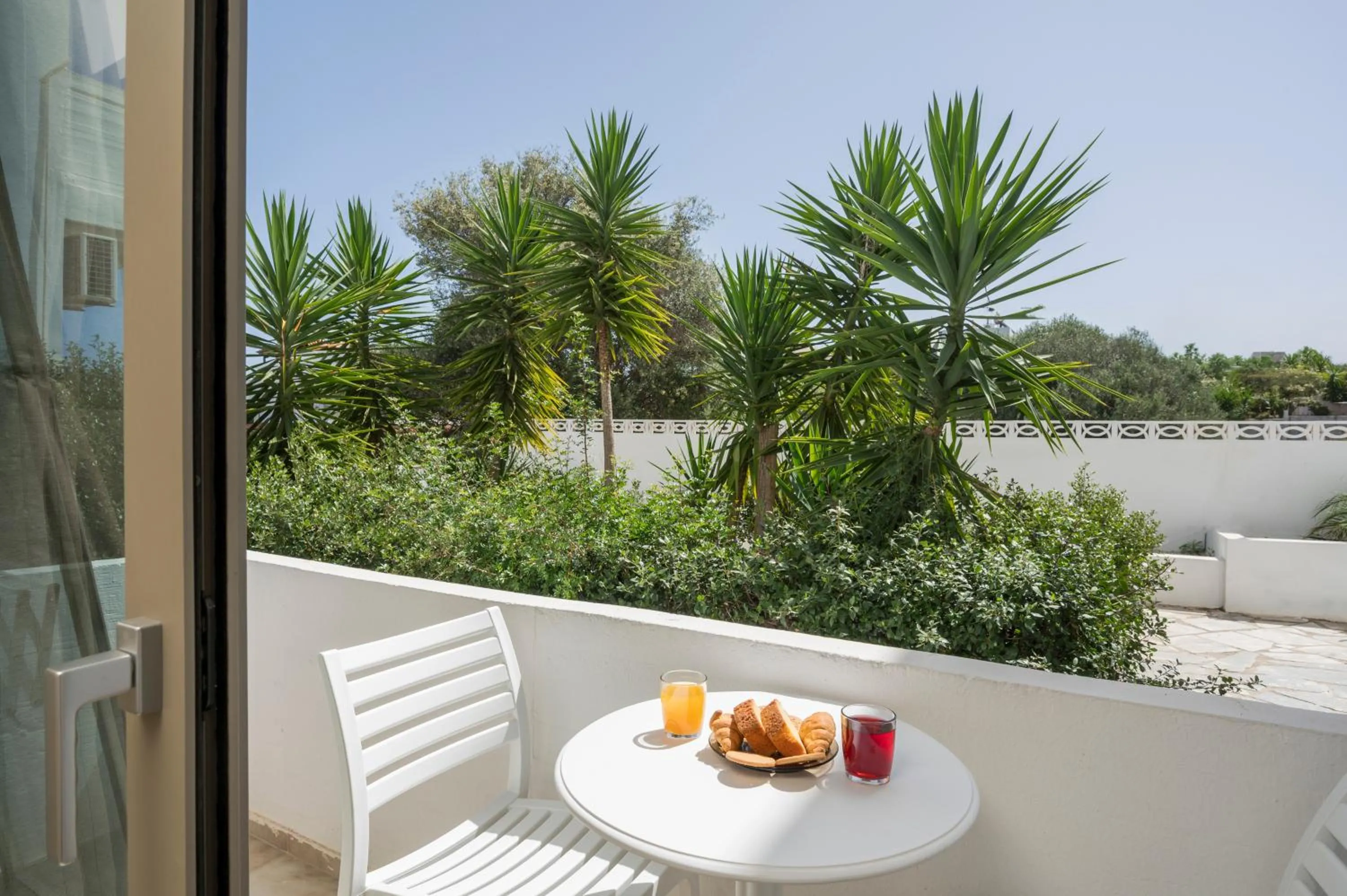 Day in Esplanade Apartments - Heated Pool