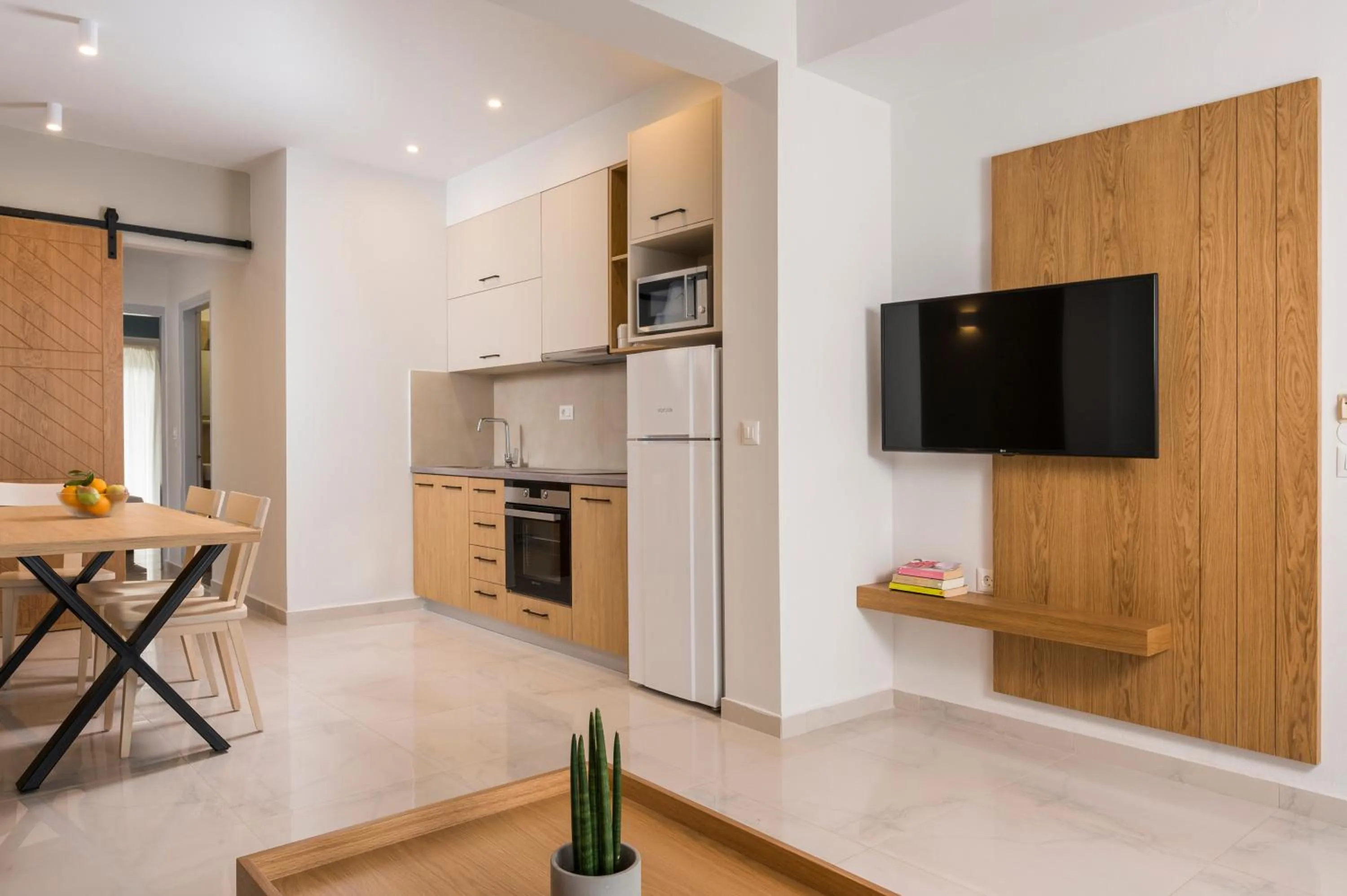 TV and multimedia in Esplanade Apartments - Heated Pool