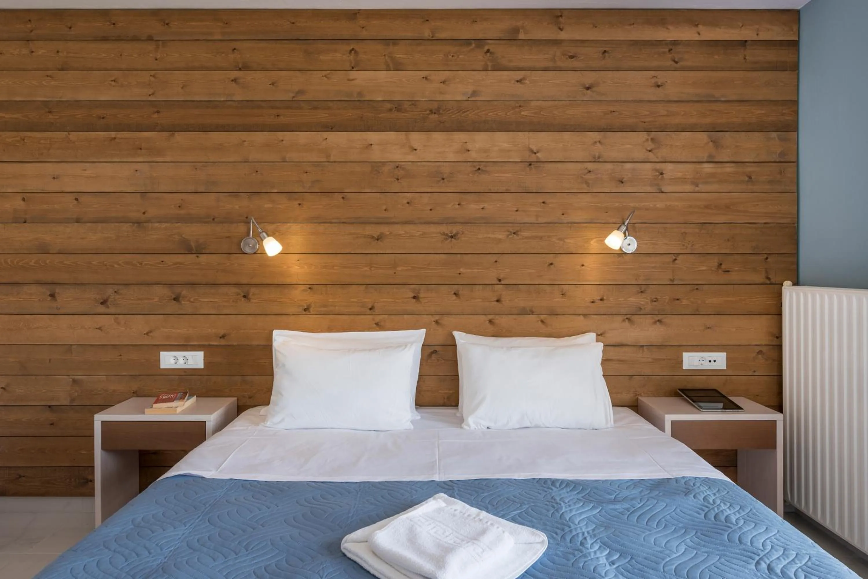 Bed in Esplanade Apartments - Heated Pool