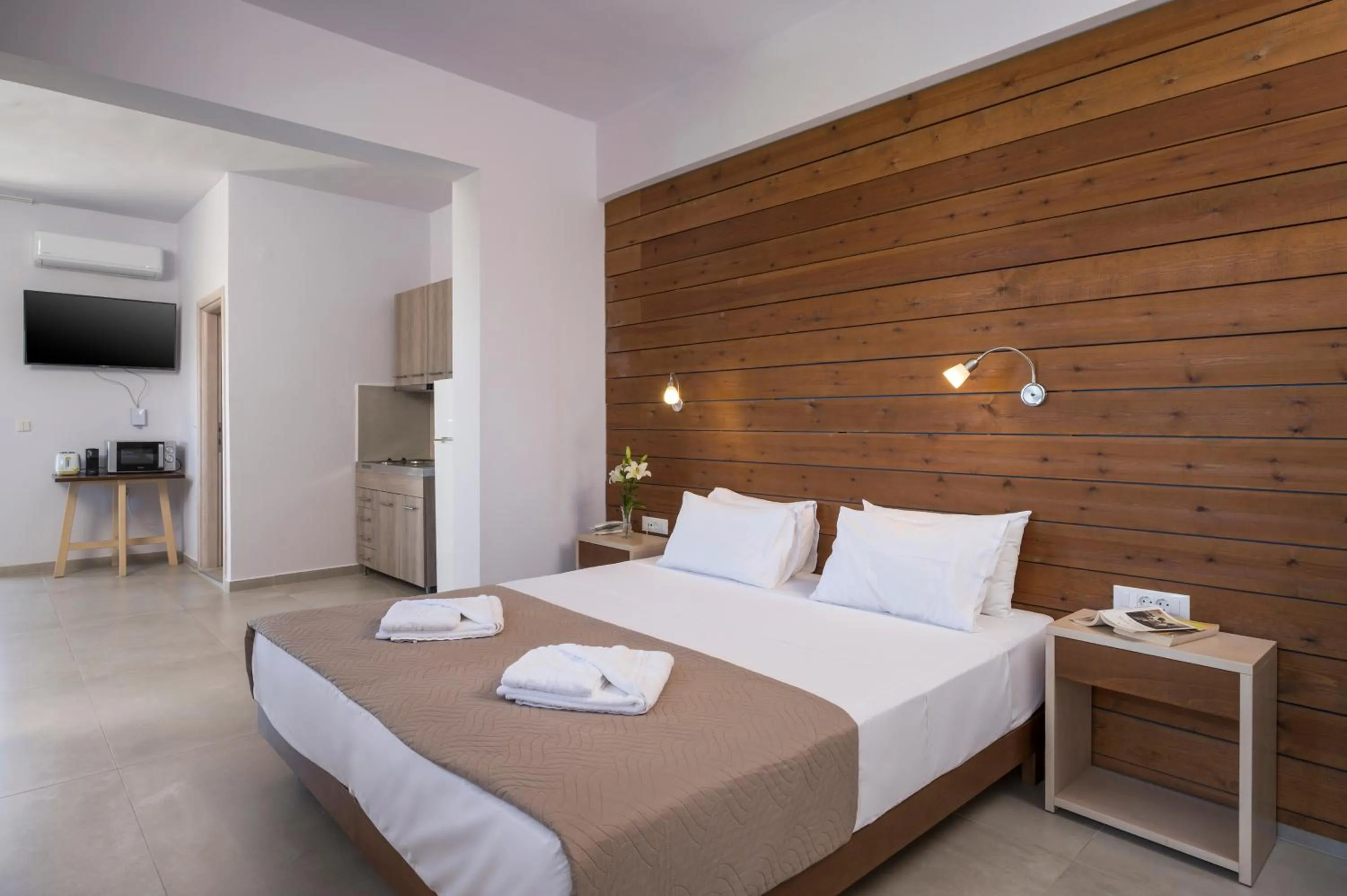 Bed in Esplanade Apartments - Heated Pool