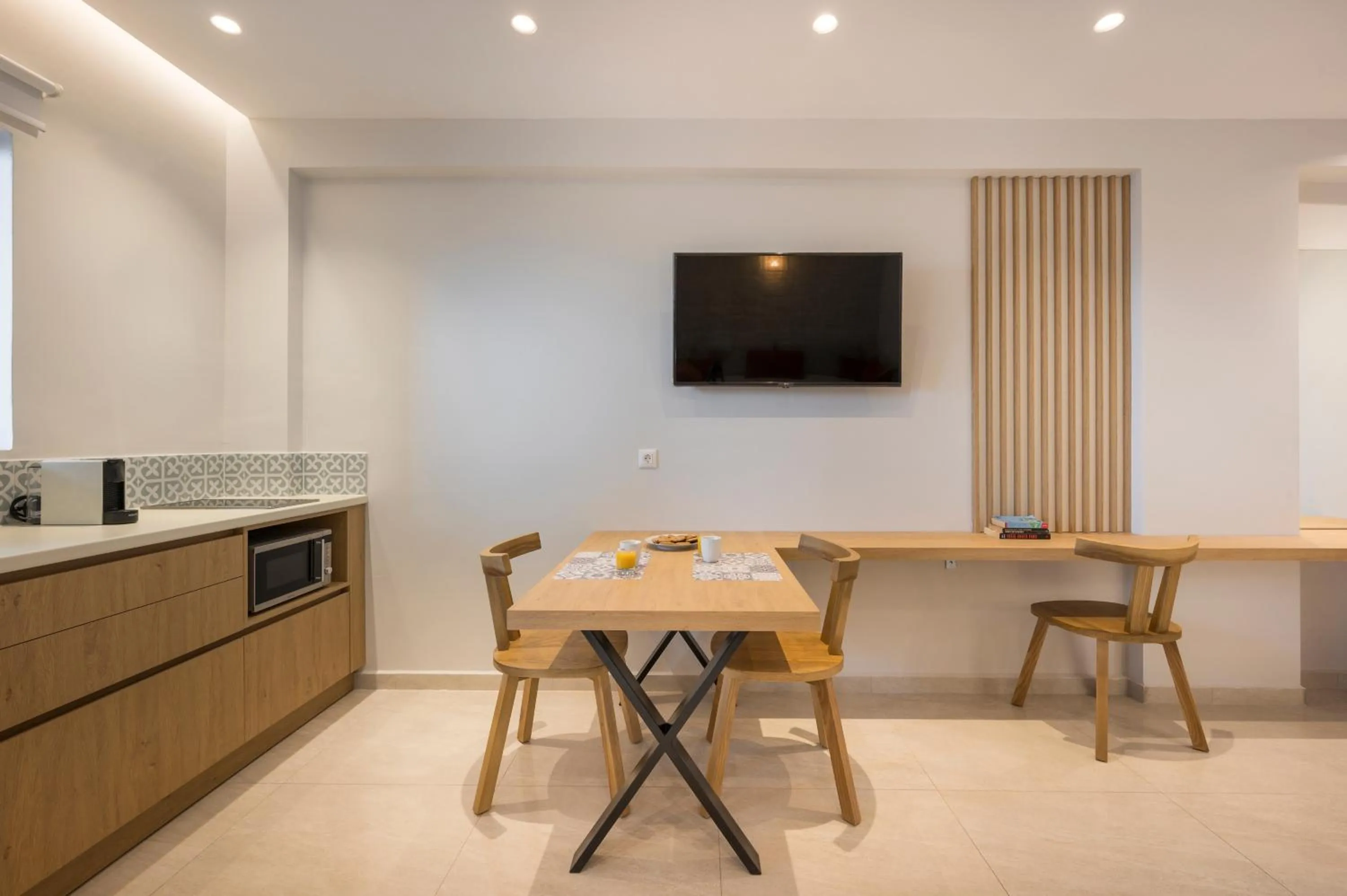 TV and multimedia in Esplanade Apartments - Heated Pool