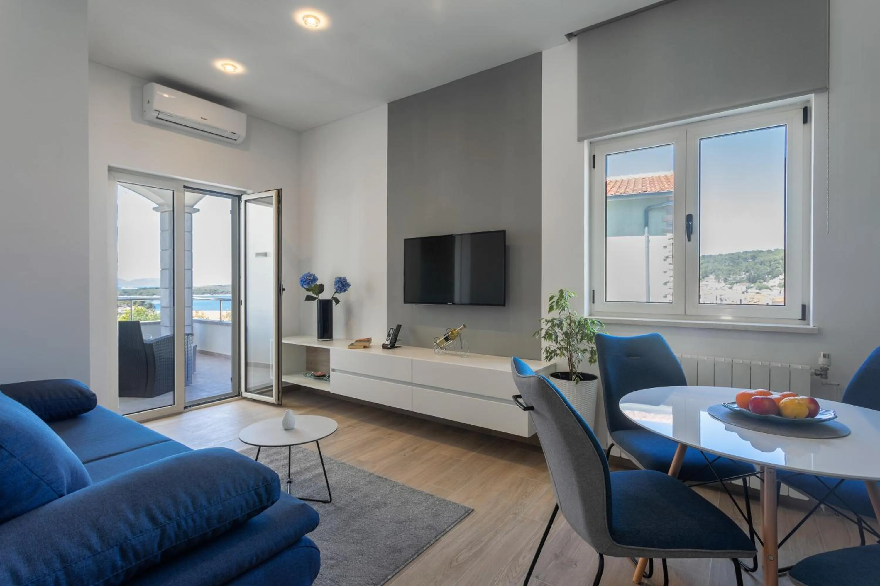 Apartments Jakic