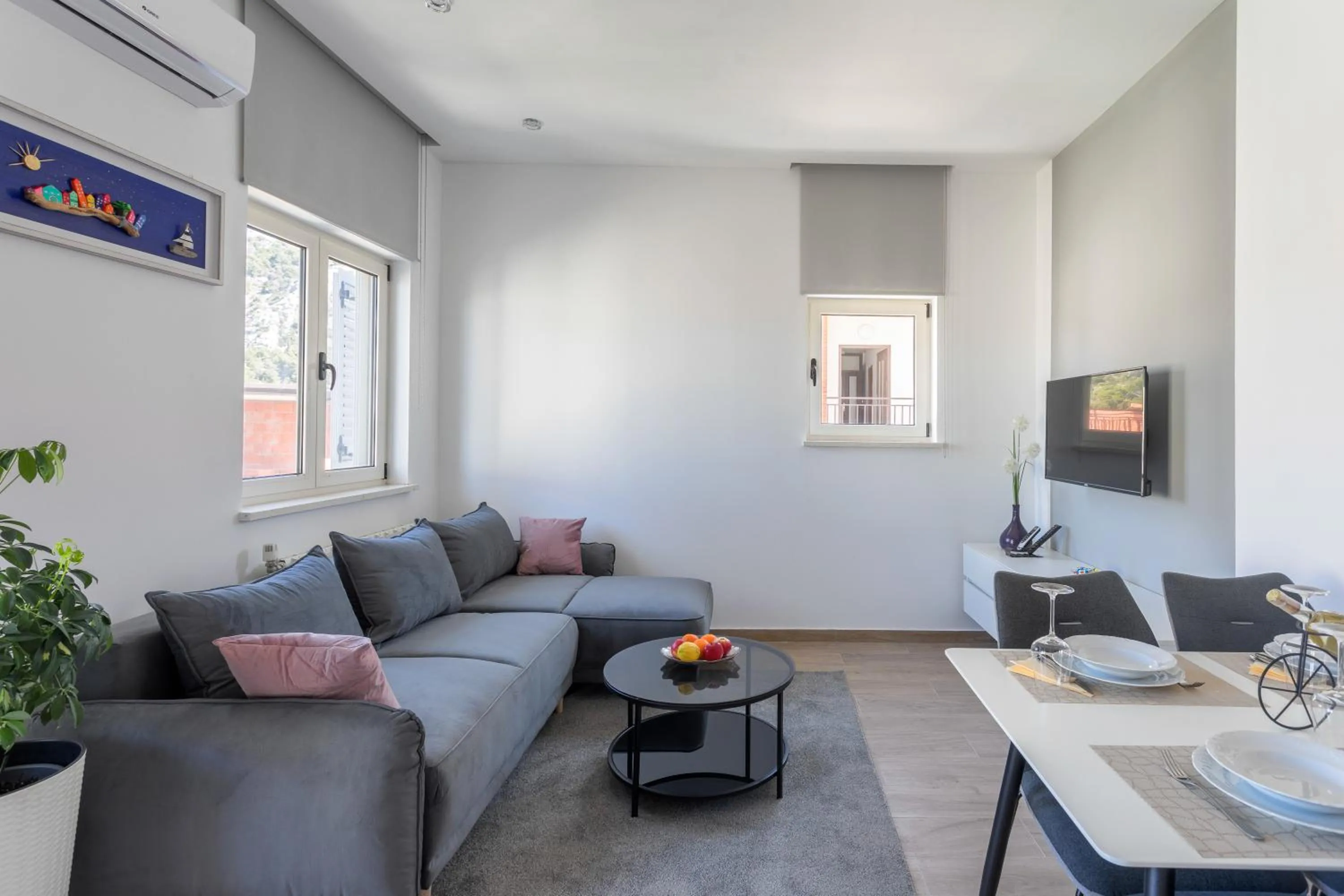 Apartments Jakic