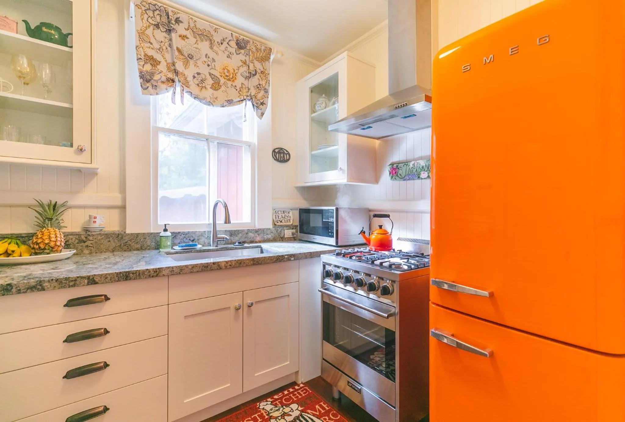 Bedroom in Volcano Teapot Cottage