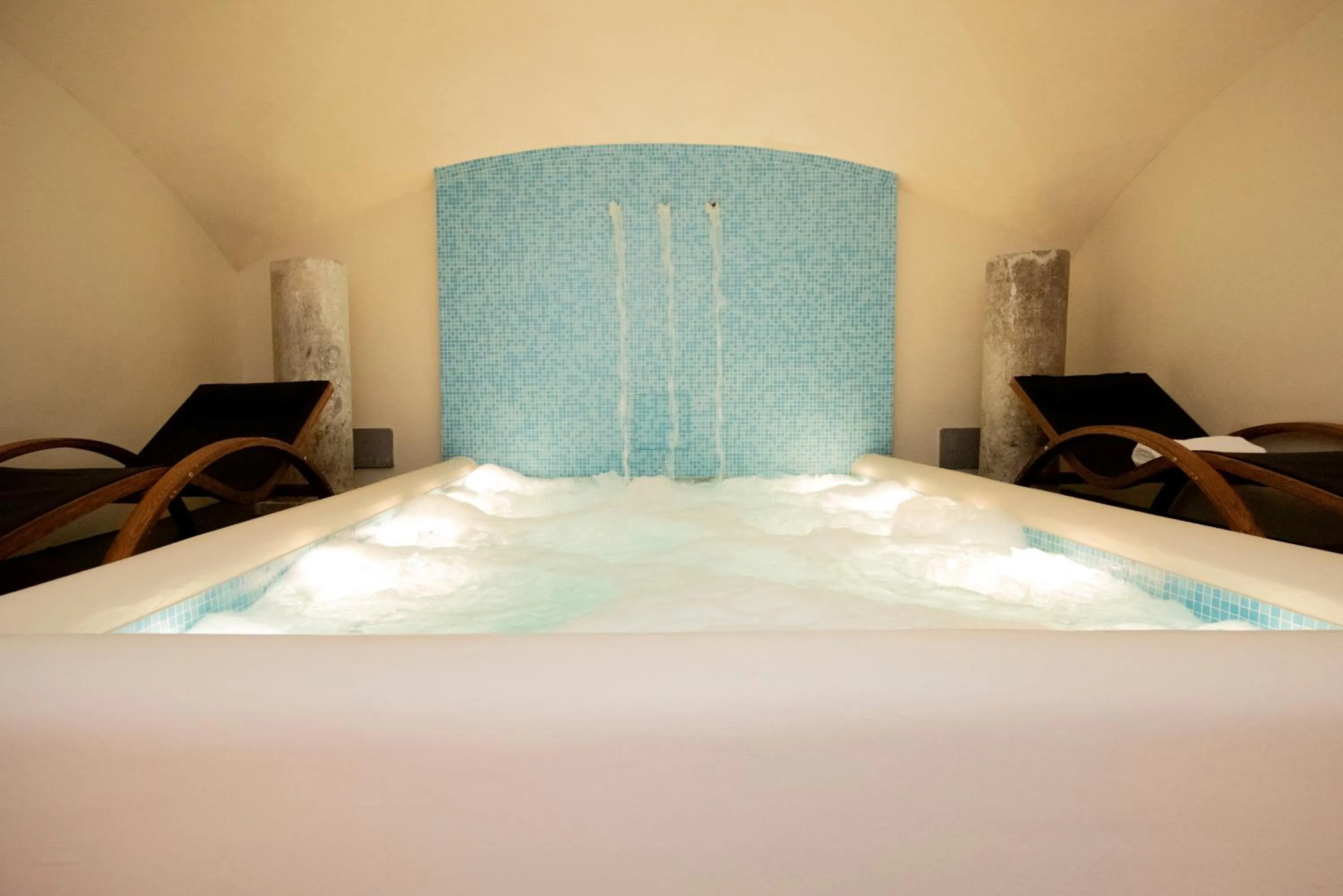 Hot Tub, Bed in Hotel Metropole Taormina