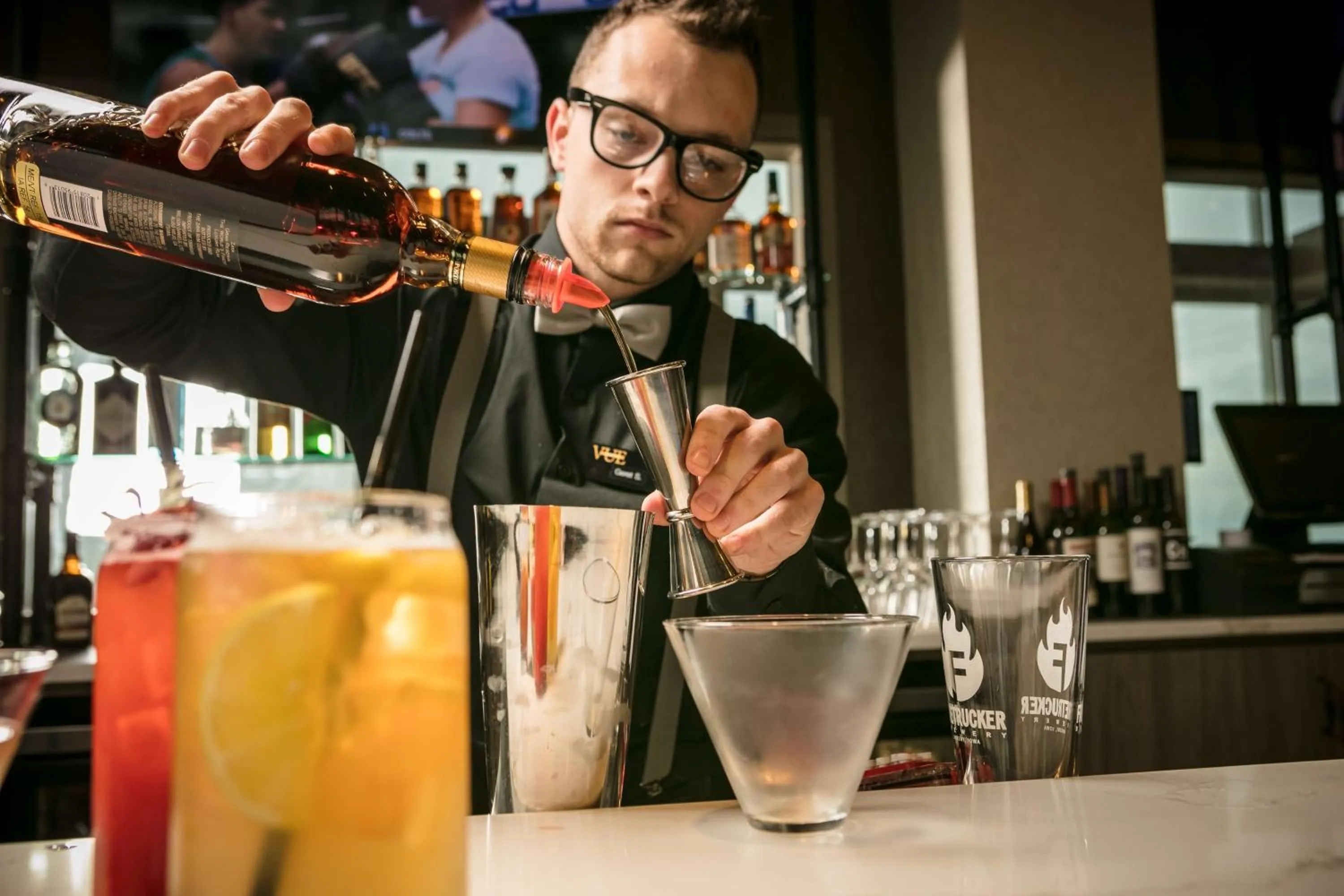 Lounge or bar in Hilton Garden Inn Iowa City Downtown University