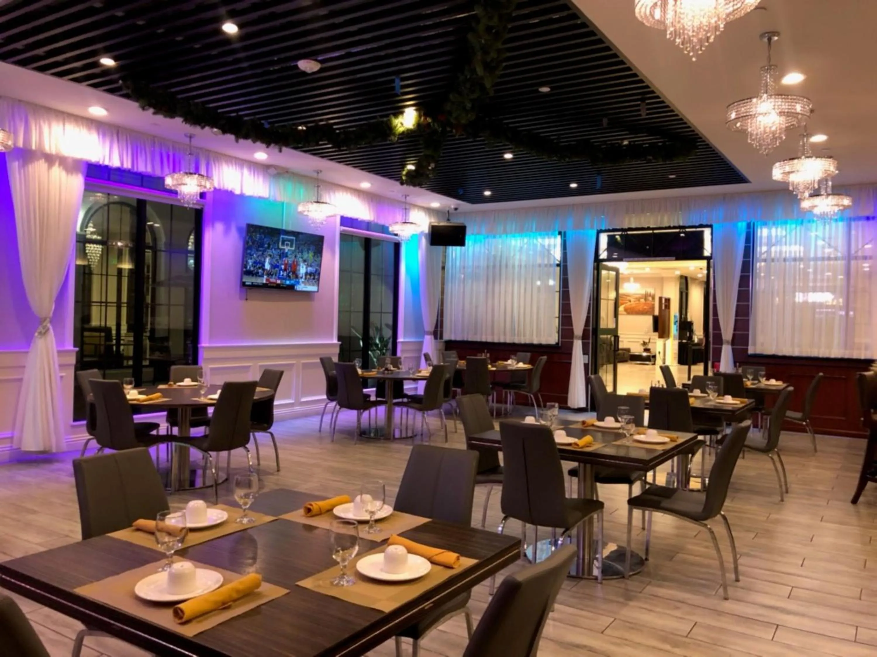 Restaurant/places to eat in Holiday Inn El Monte - Los Angeles by IHG